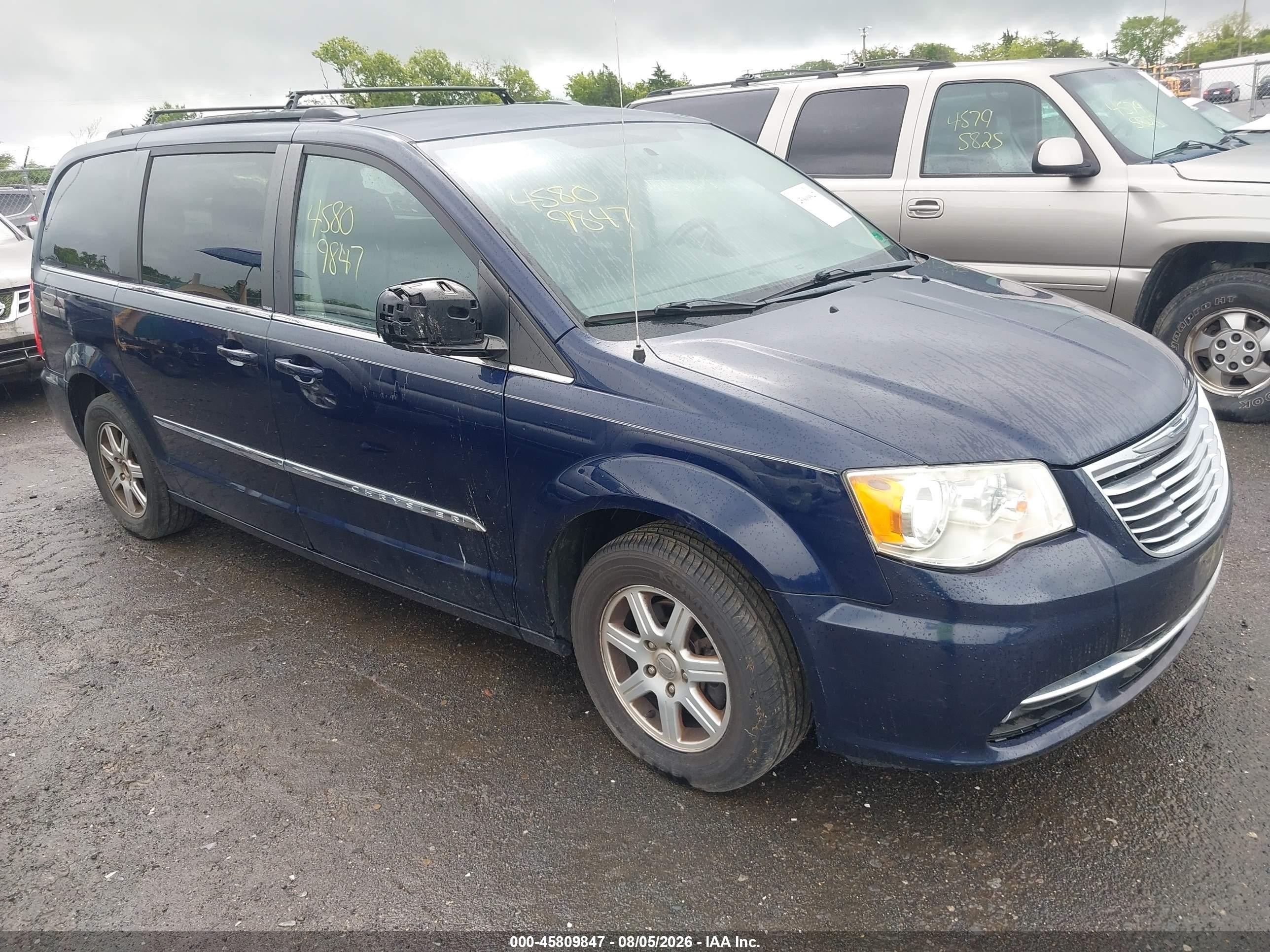 2012 Chrysler Town & Country Touring, VIN 2C4RC1BG7CR326564 — Normal wear