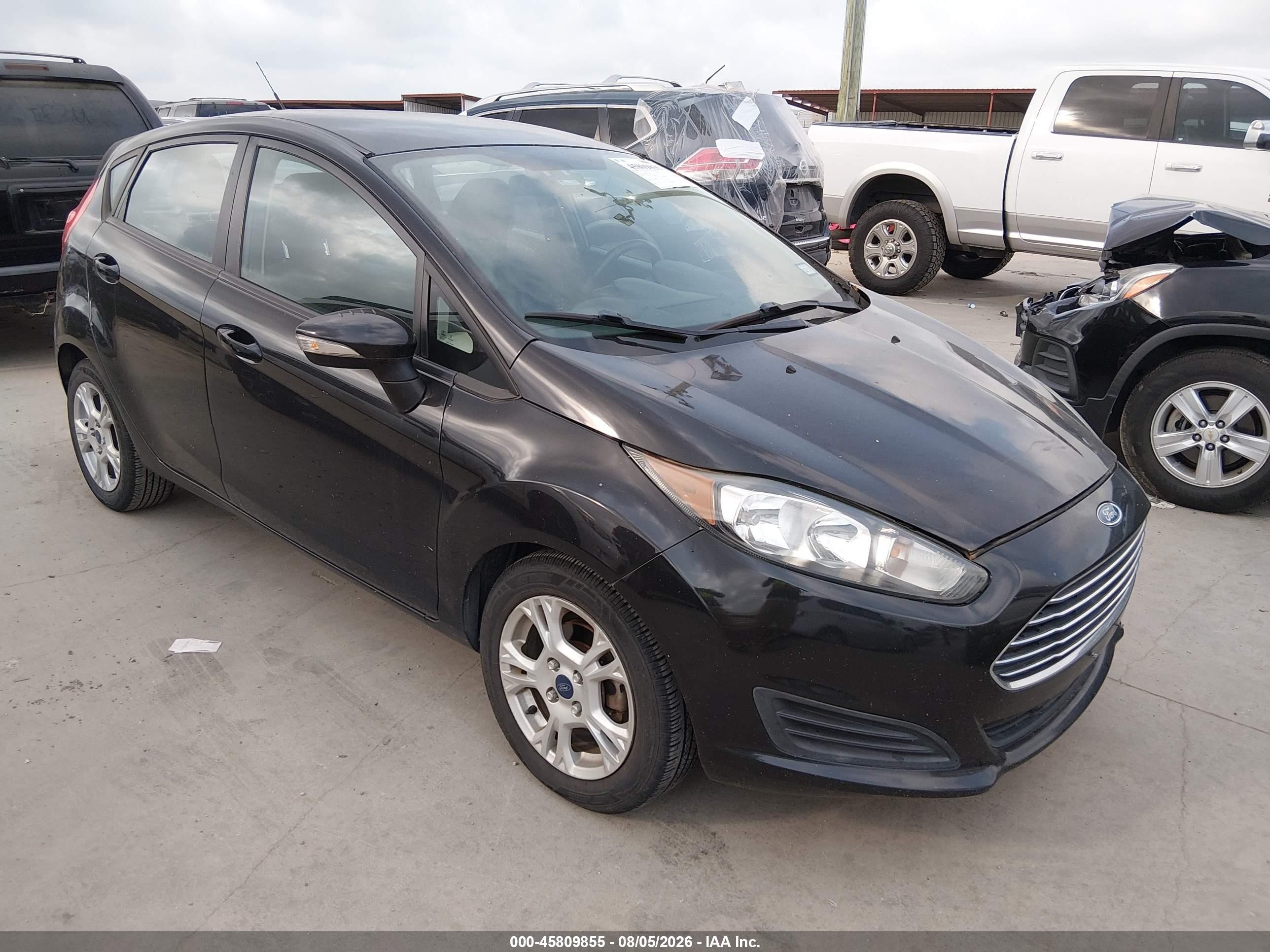 2015 Ford Fiesta SE, VIN 3FADP4EJ0FM101525 — Normal wear
