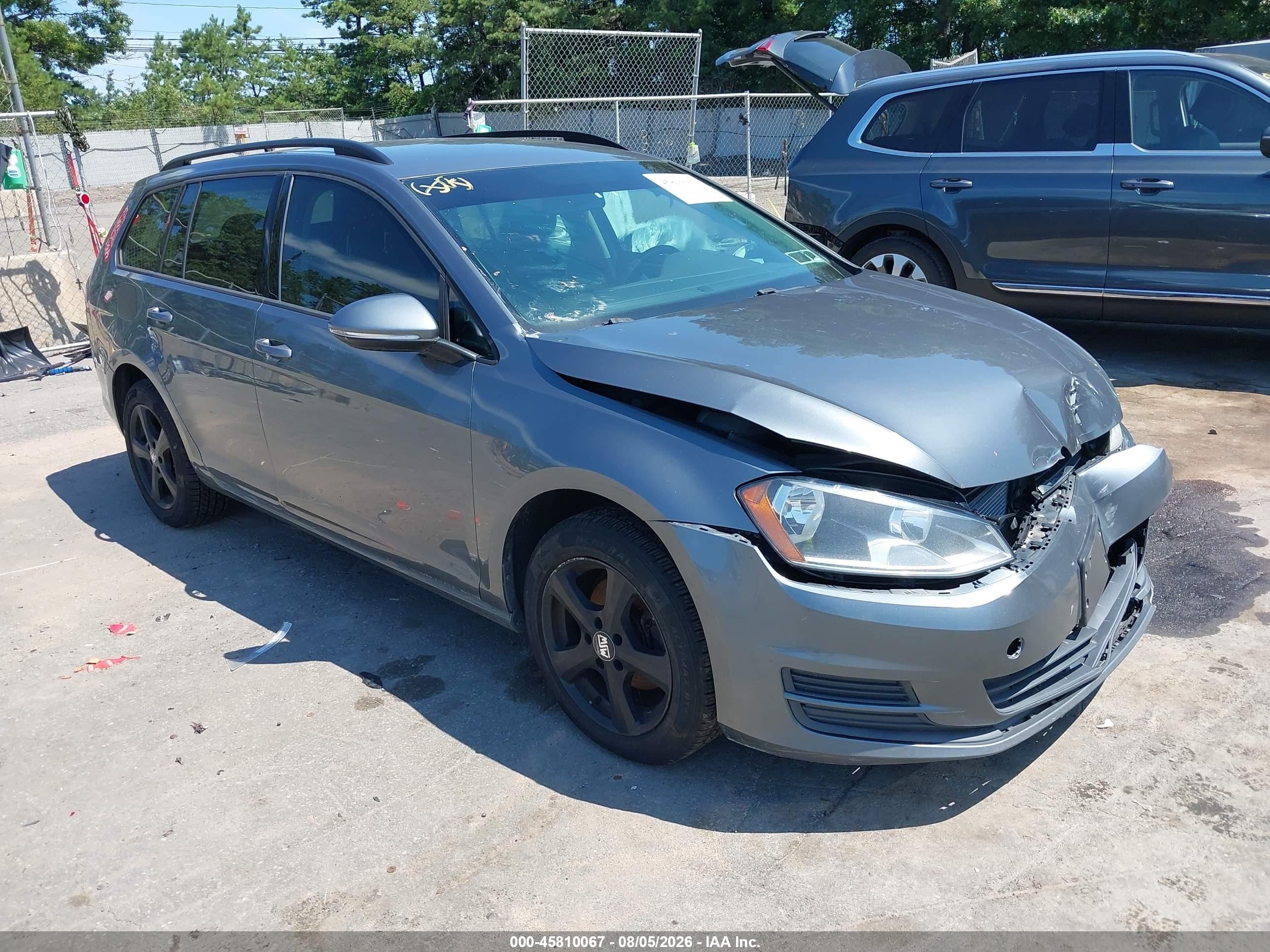 2017 Volkswagen Golf S, VIN 3VW017AU3HM507245 — Front end