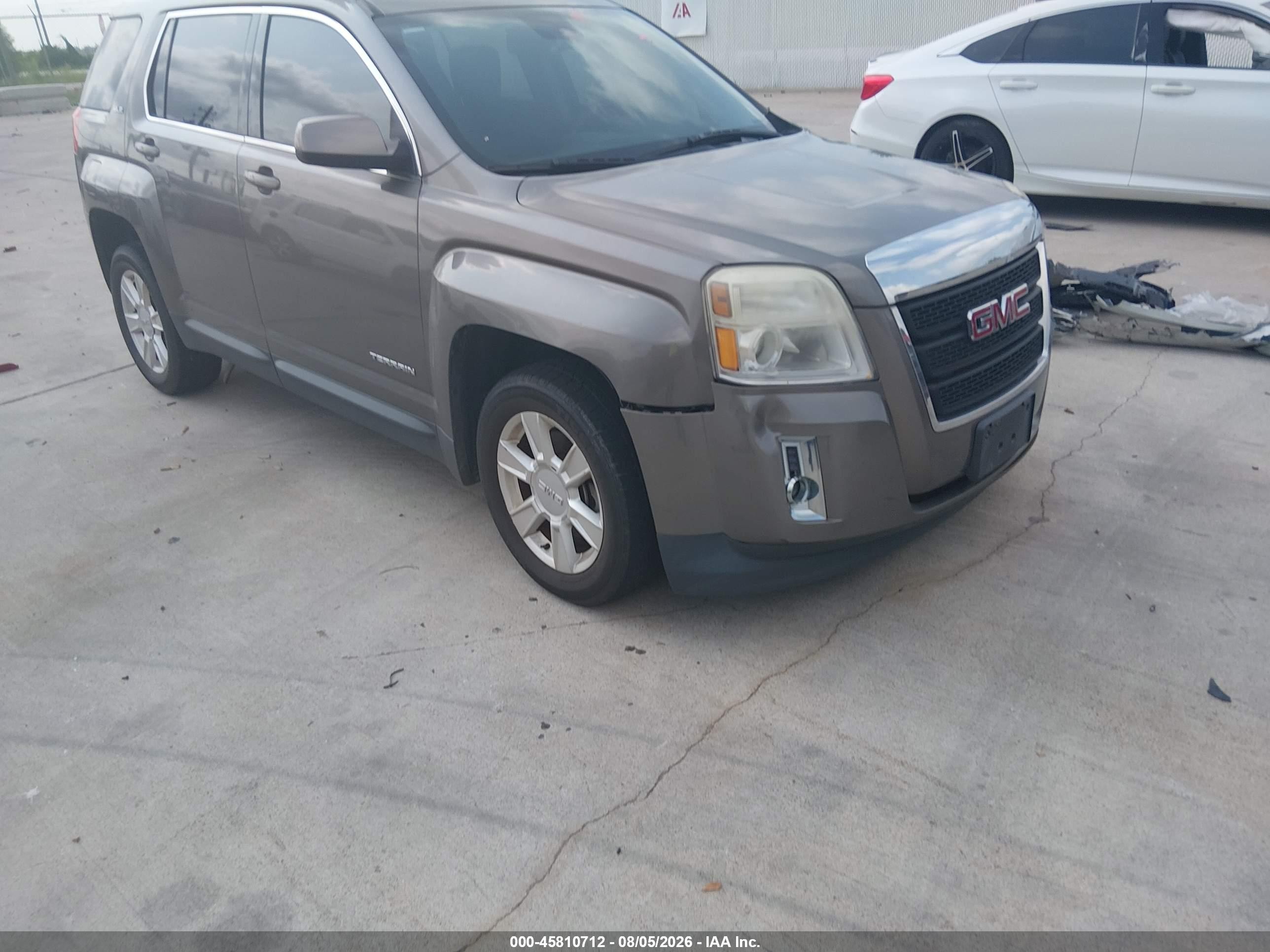 2012 GMC Terrain SLE-1, VIN 2GKFLREKXC6360599 — Front end