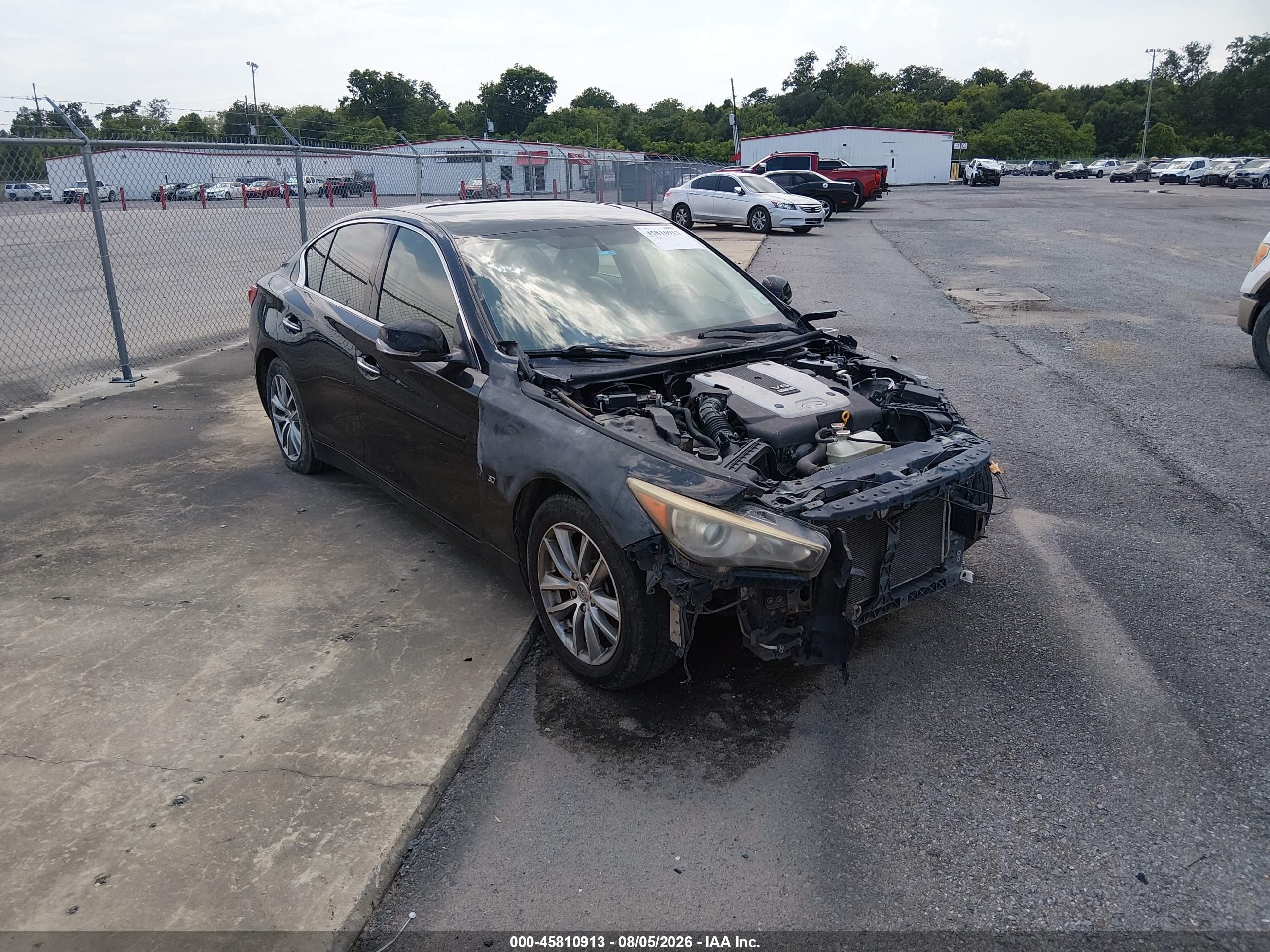 2014 Infiniti Q50 Sport, VIN JN1BV7AP8EM671675 — Перед