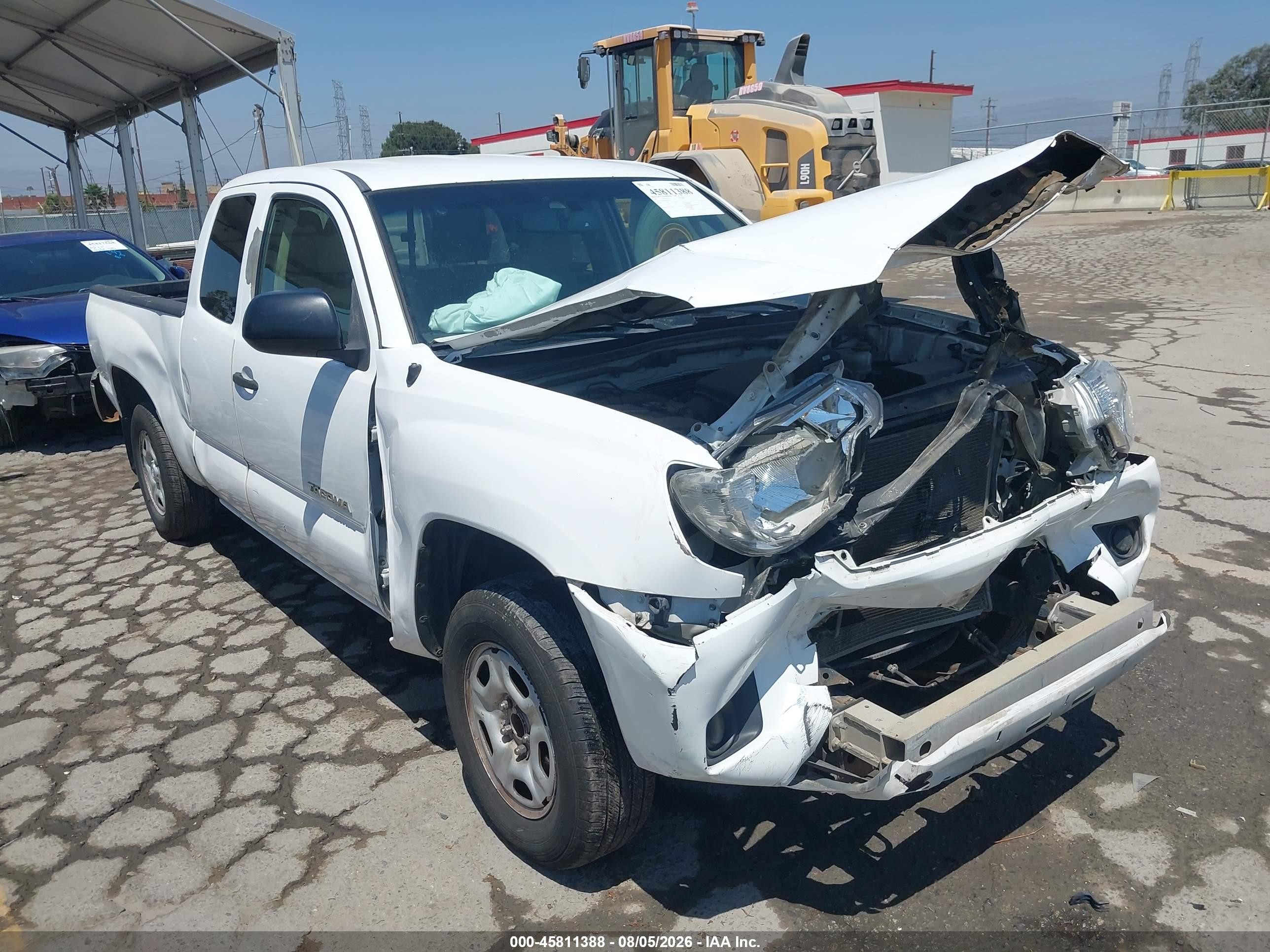 2012 Toyota Tacoma, VIN 5TFTX4CN7CX011192 — Front end