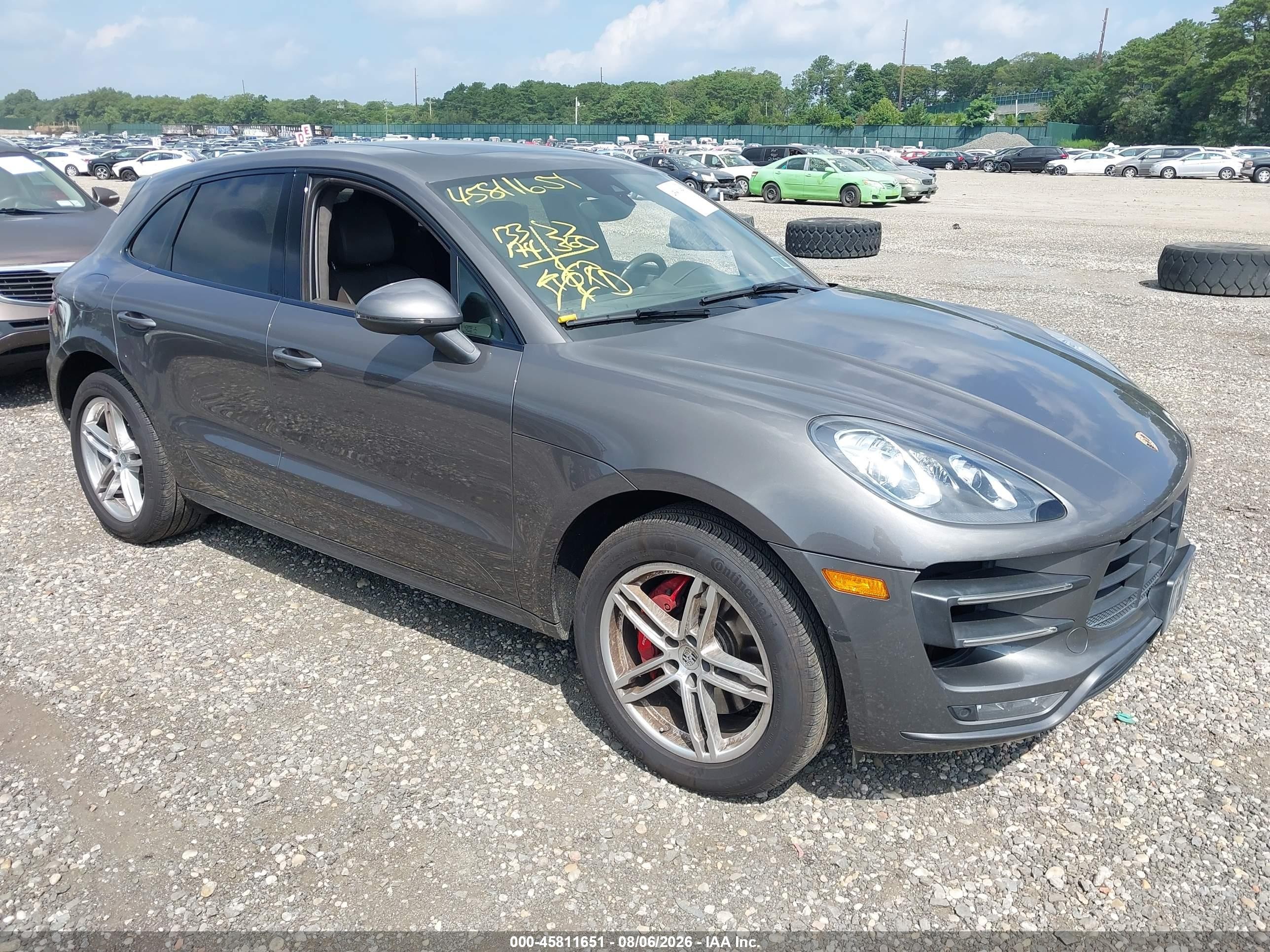 2016 Porsche Macan Turbo, VIN WP1AF2A55GLB93696 — Перед