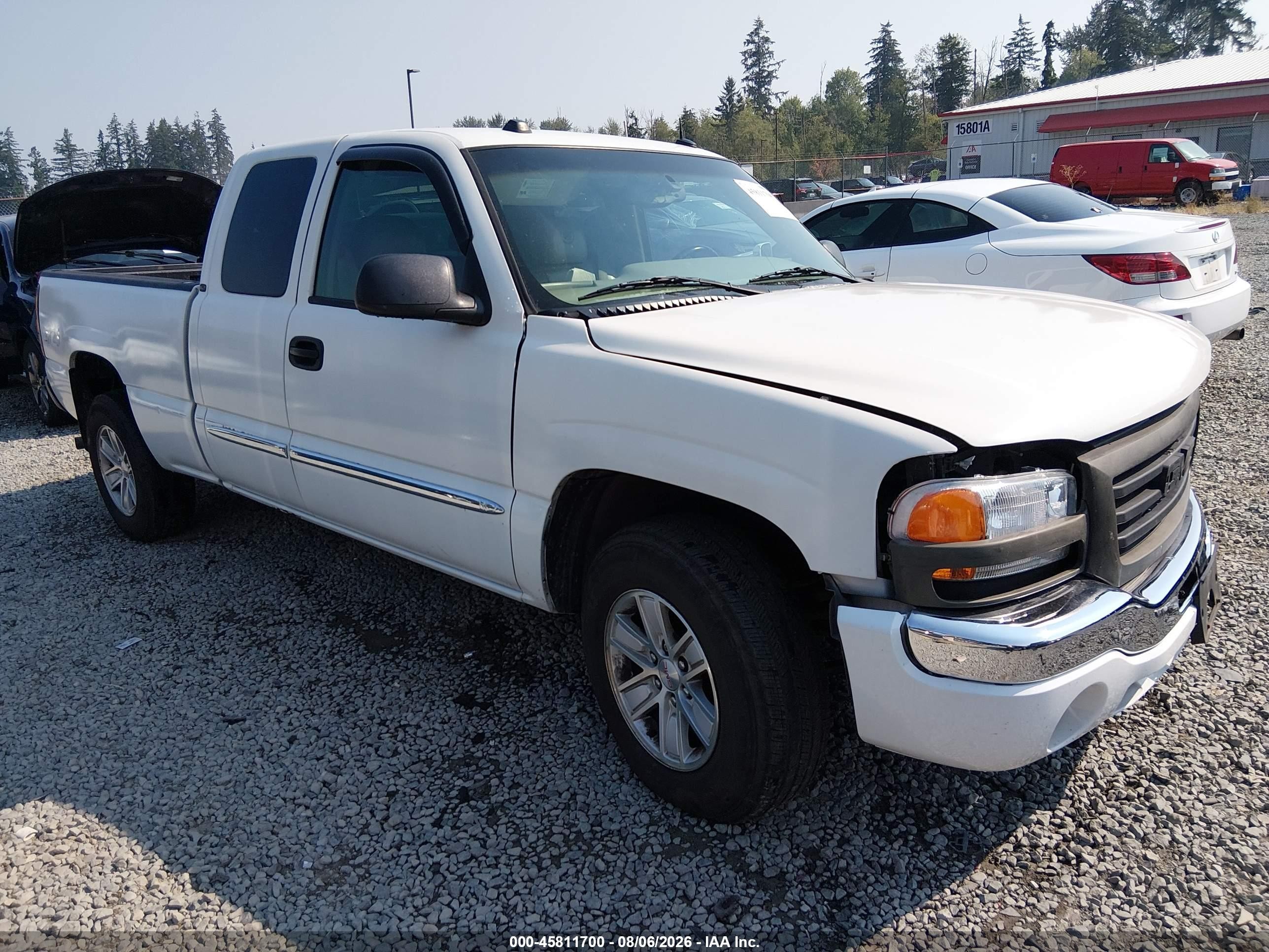 2004 GMC Sierra 1500 SLE, VIN 2GTEK19T841158731 — Front end