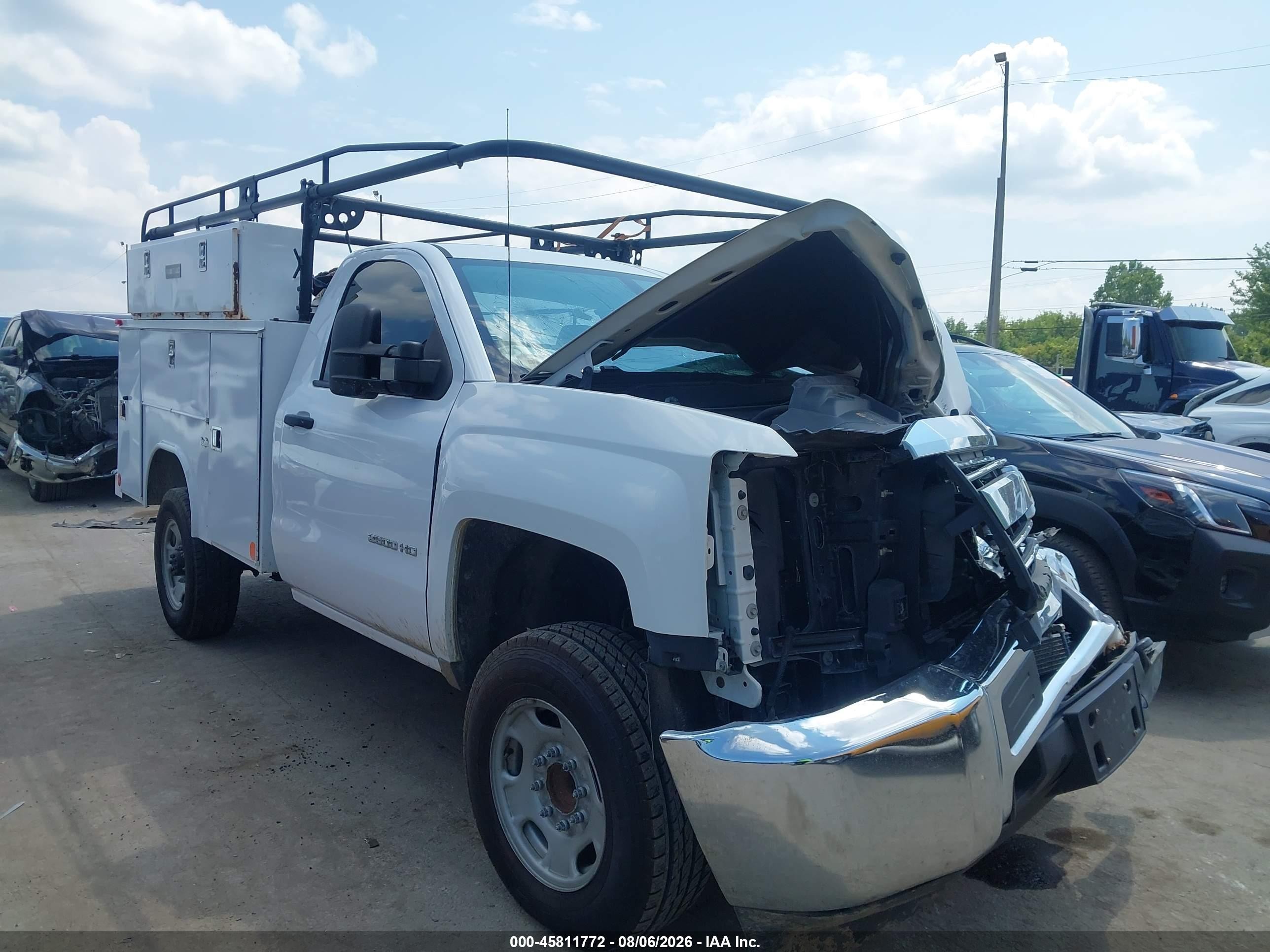 2015 Chevrolet Silverado 2500HD Work Truck, VIN 1GB0CUEG0FZ145598 — Front end