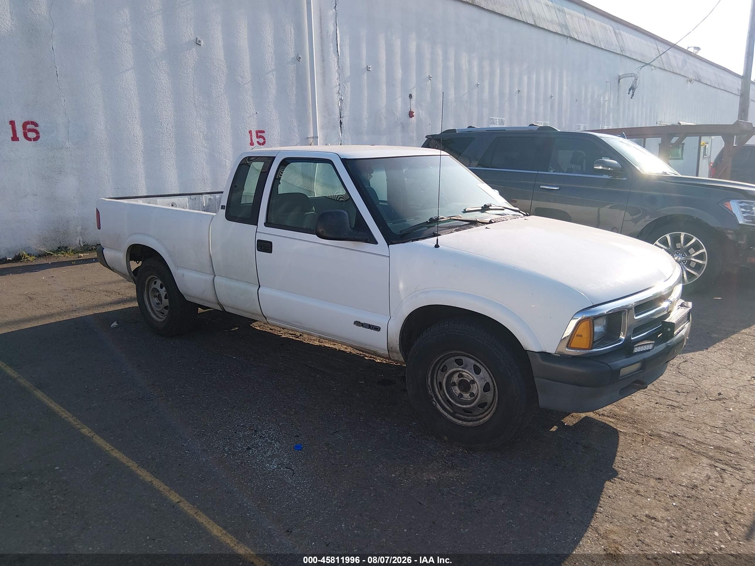 1995 Chevrolet S-10 LS, VIN 1GCDT19ZXS8231587 — Normal wear