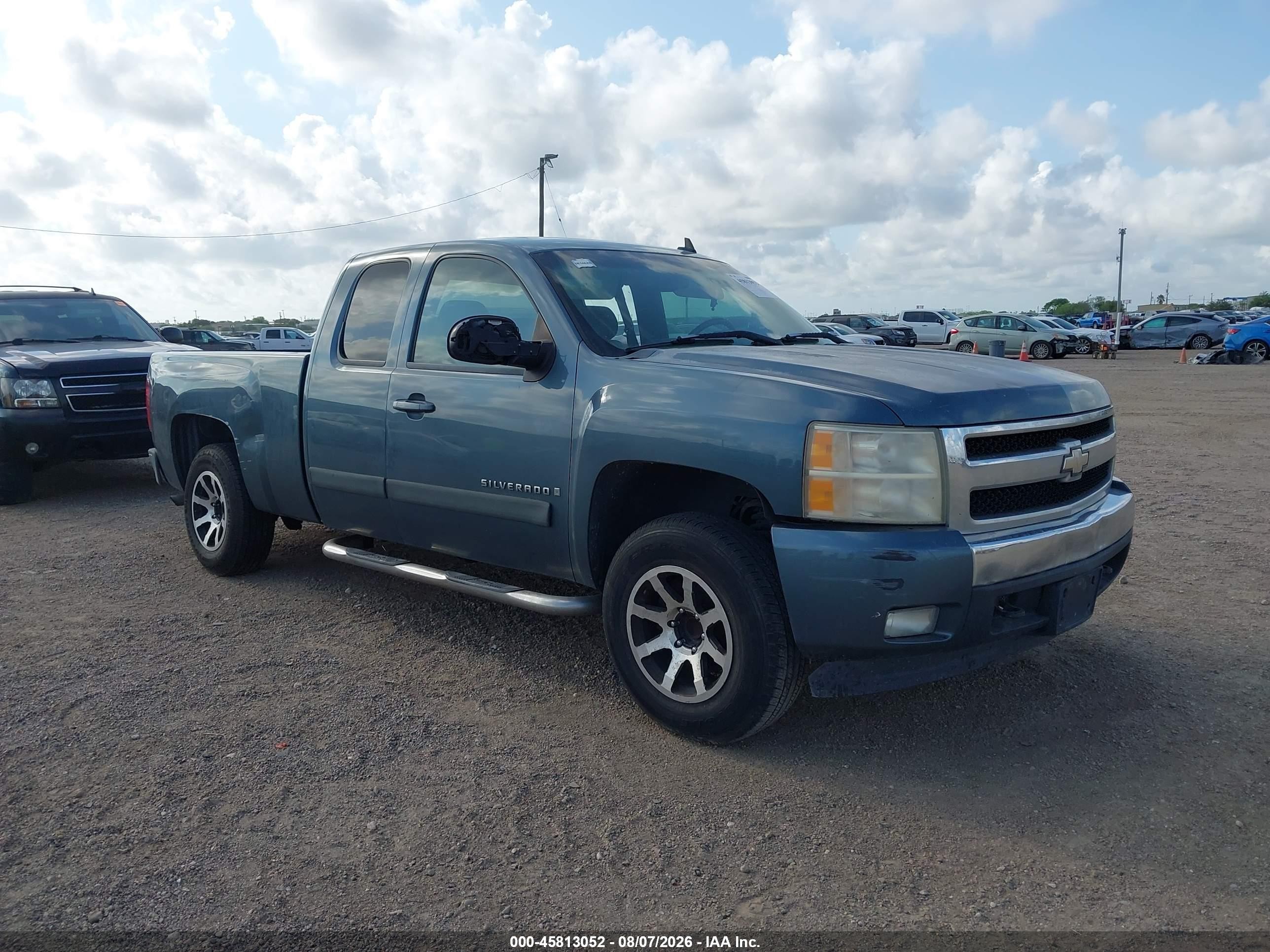 2008 Chevrolet Silverado 1500 1LT, VIN 2GCEC19J481224418 — Normal wear