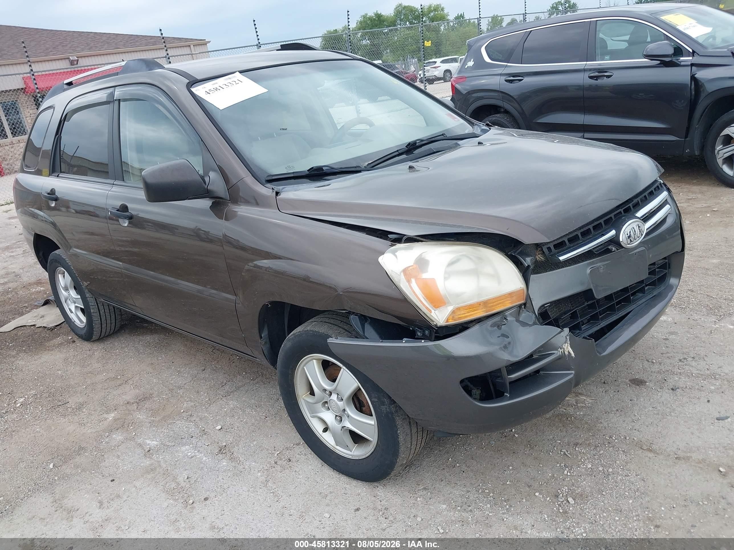 2007 Kia Sportage LX, VIN KNDJF724677400500 — Перед
