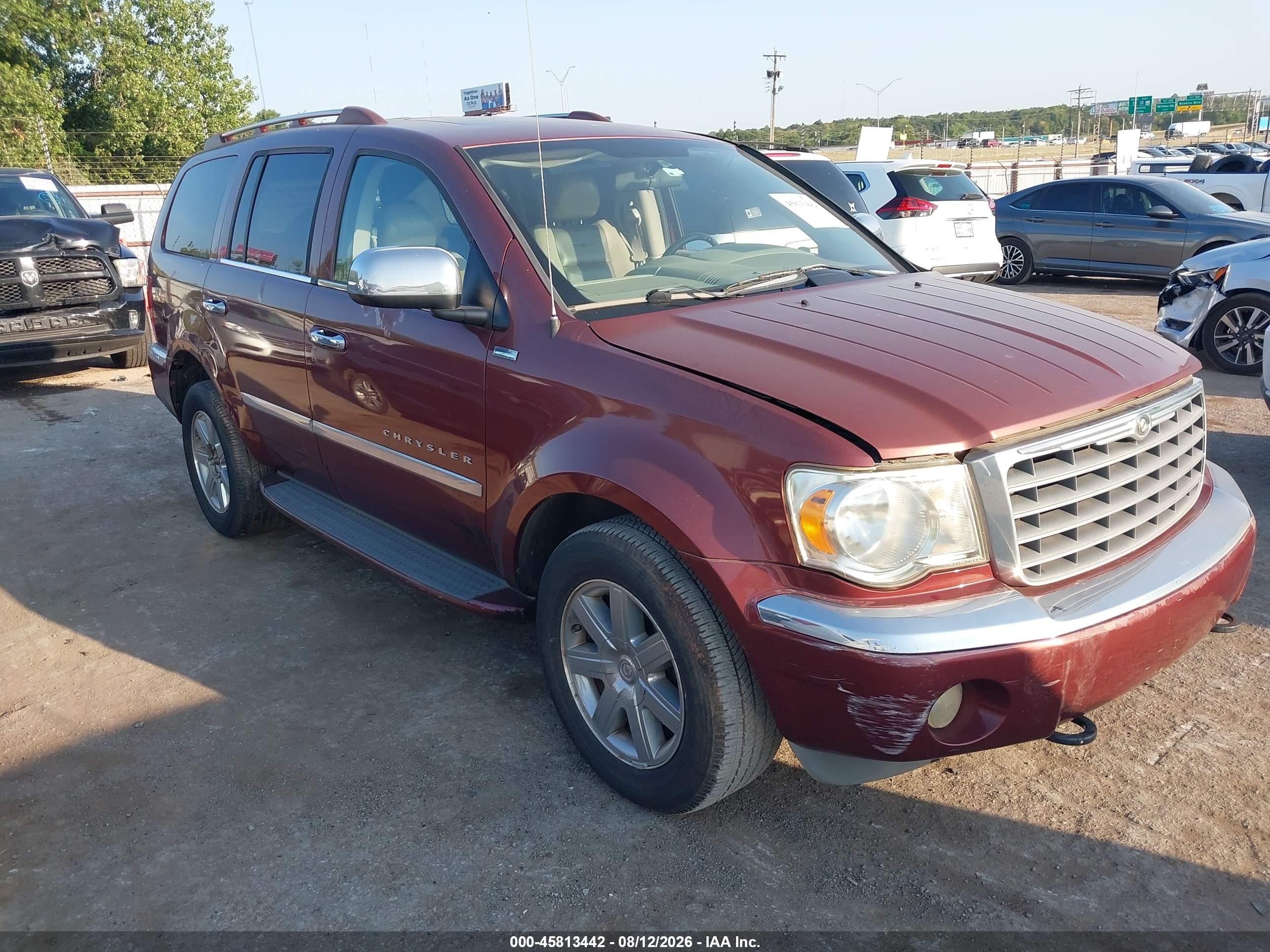 2008 Chrysler Aspen Limited, VIN 1A8HW58N08F132563 — Перед