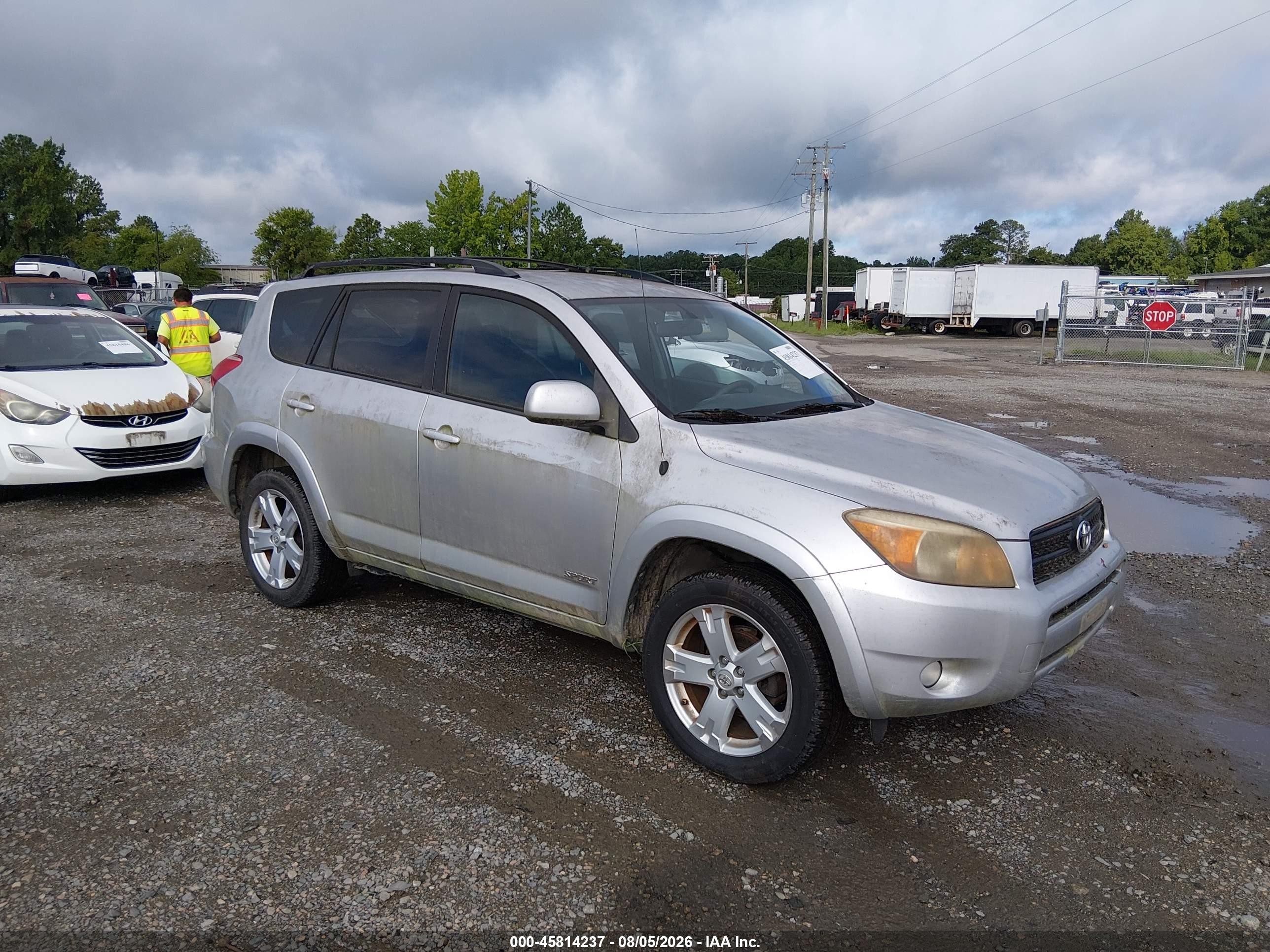 2008 Toyota RAV4 Sport, VIN JTMZD32VX86073259 — Normal wear