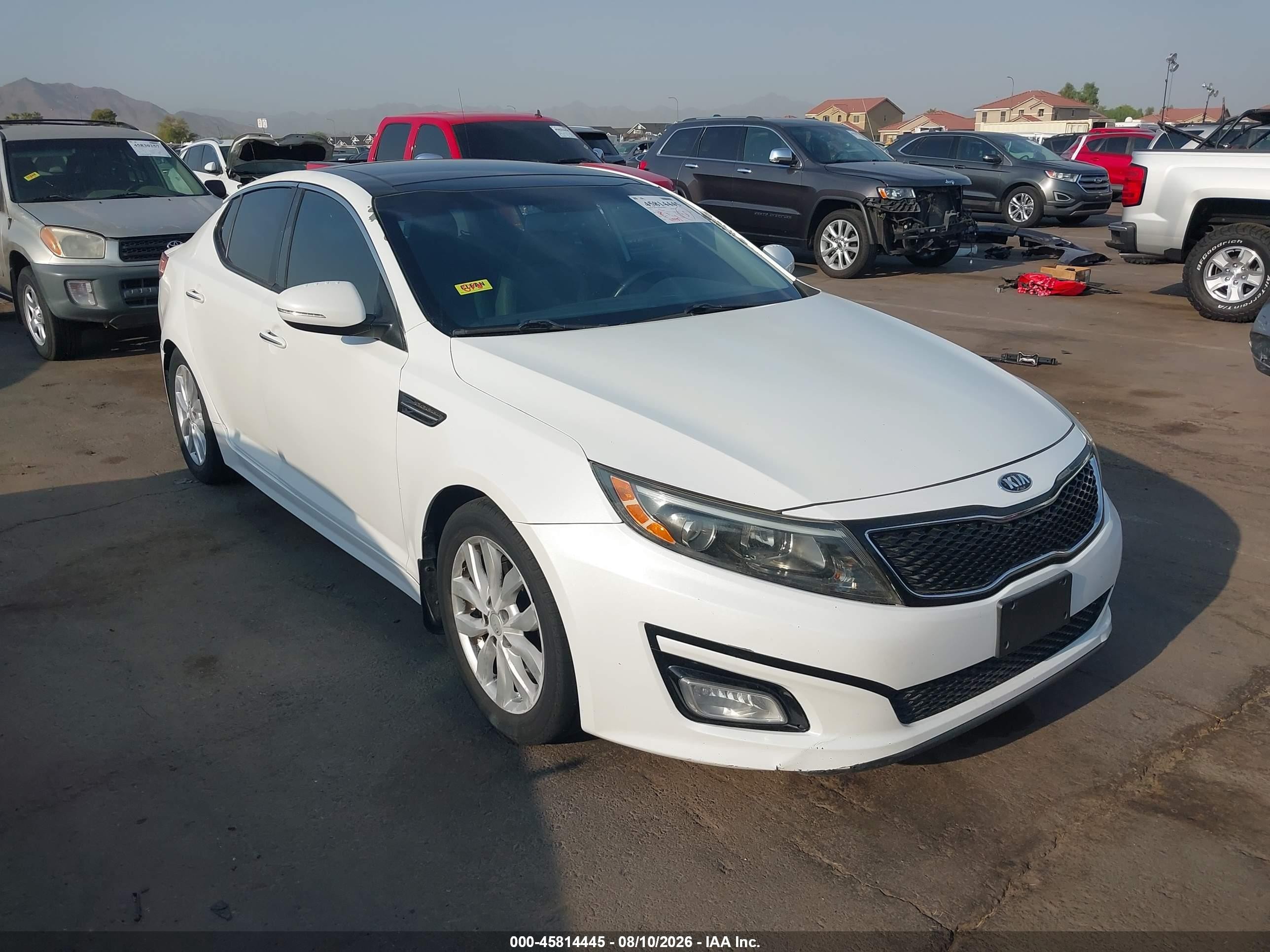 2015 Kia Optima EX, VIN 5XXGN4A77FG496084 — Side