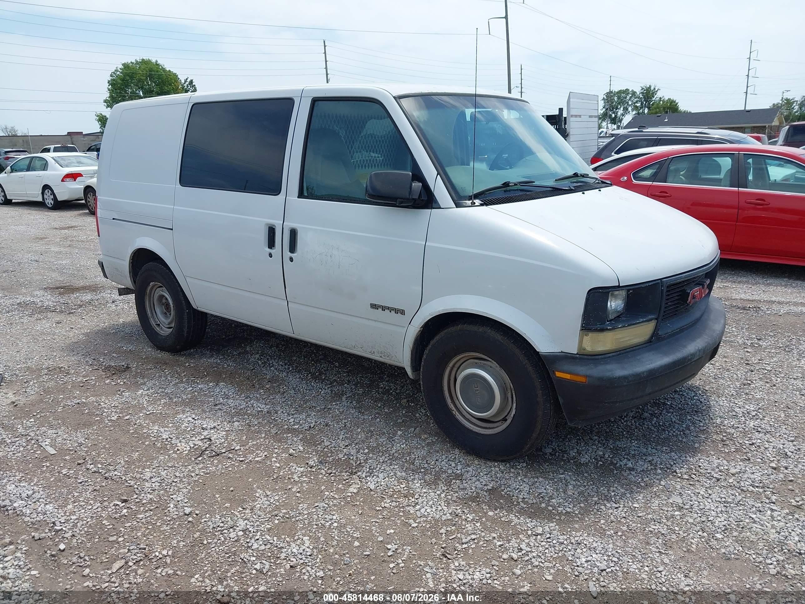 1998 GMC Safari Cargo, VIN 1GTDM19W8WB527588 — Normal wear