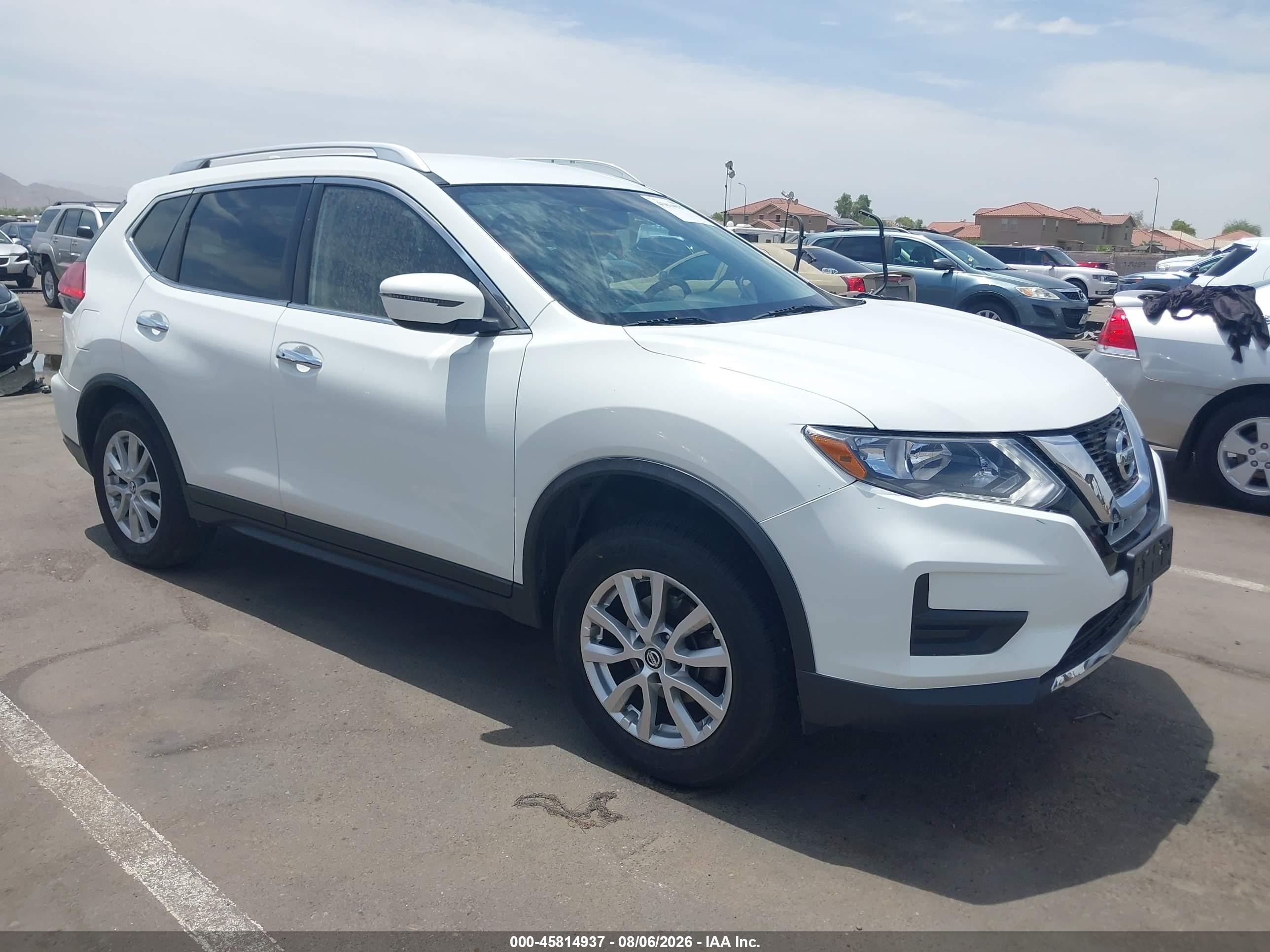2017 Nissan Rogue SV, VIN KNMAT2MV8HP524285 — Front end