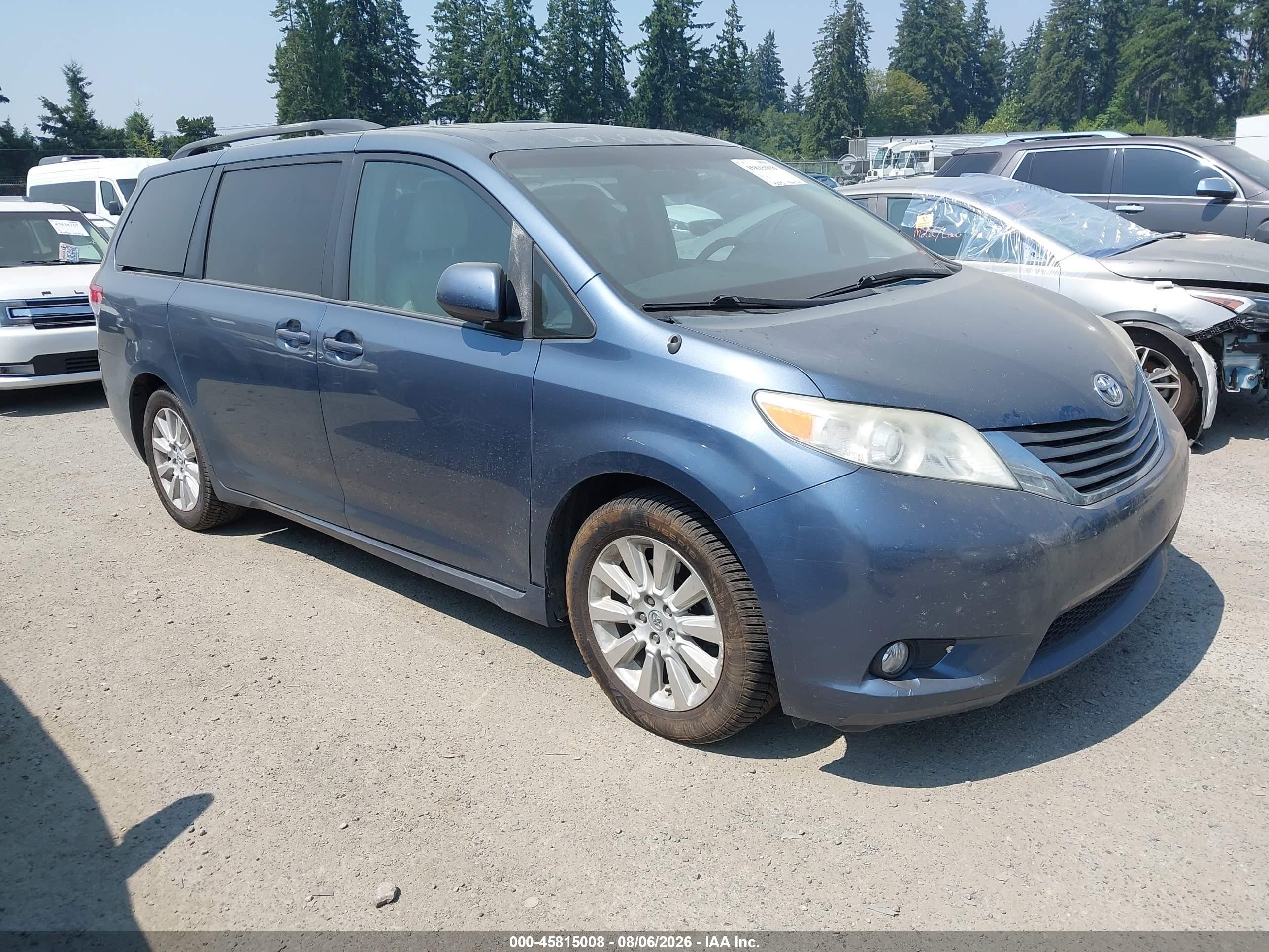 2013 Toyota Sienna Limited, VIN 5TDDK3DC5DS057721 — Normal wear