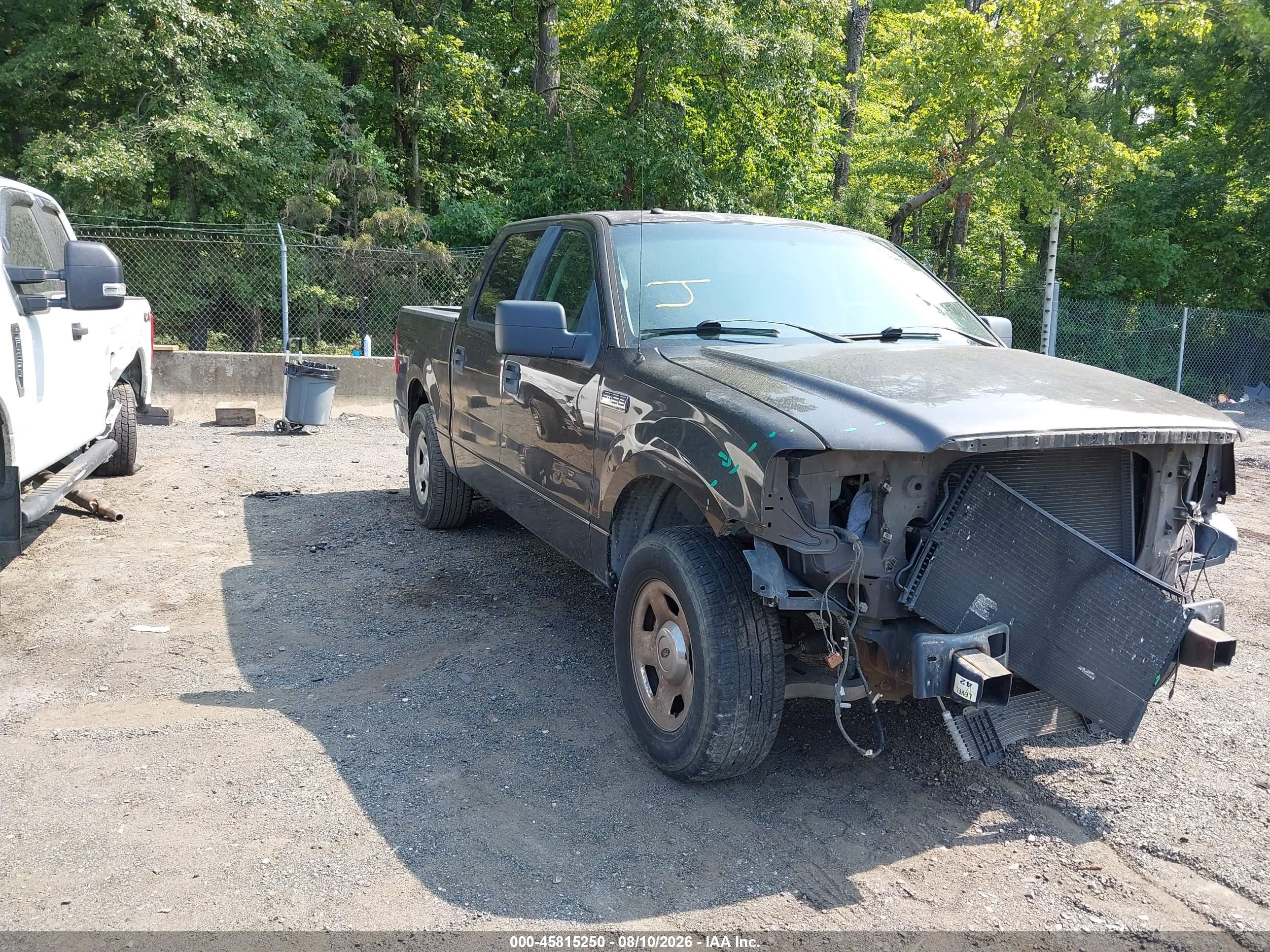 2007 Ford F-150 XLT, VIN 1FTRW12W77KC11322 — Front end