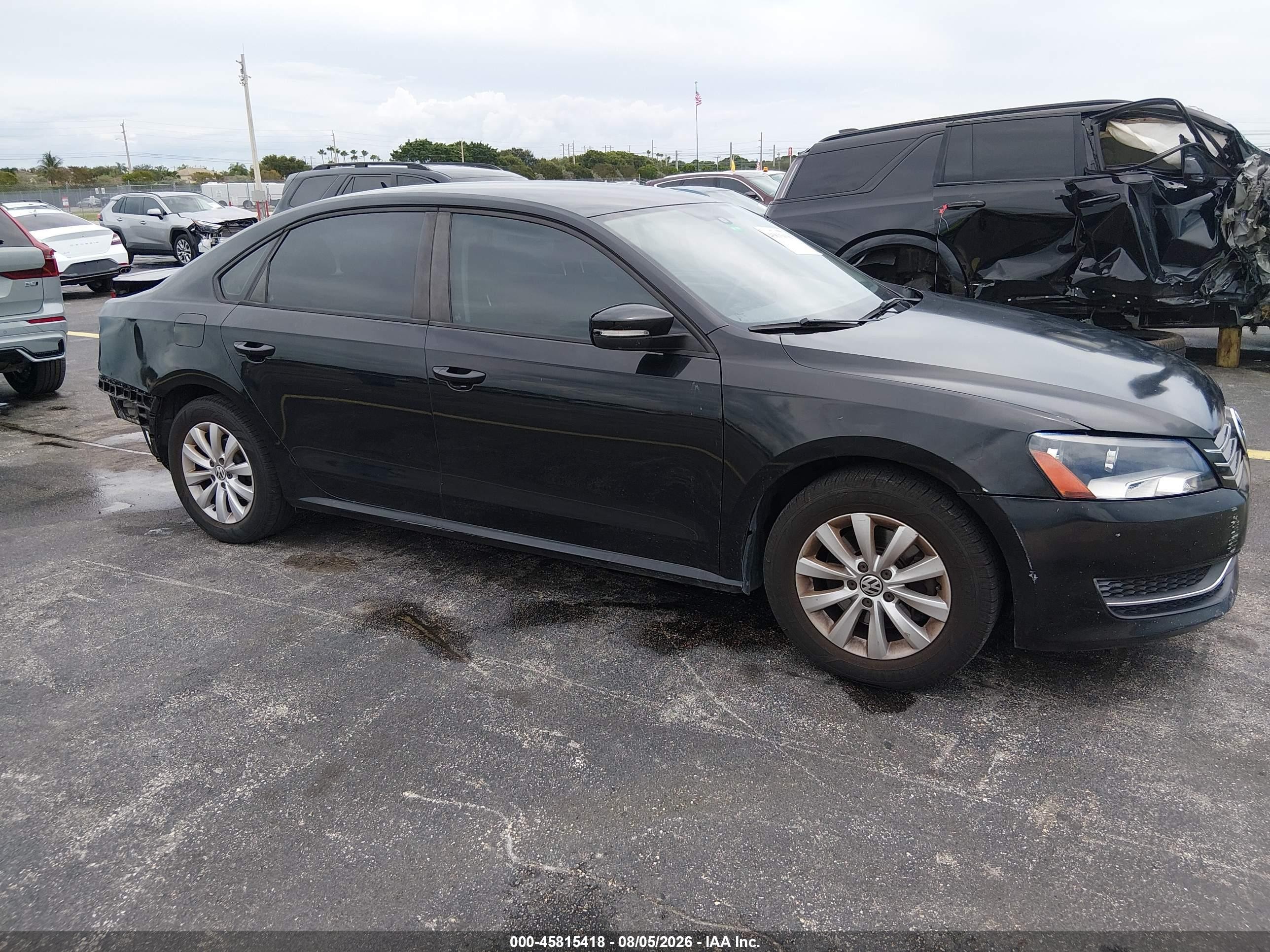 2013 Volkswagen Passat S, VIN 1VWAH7A39DC007285 — Rear end