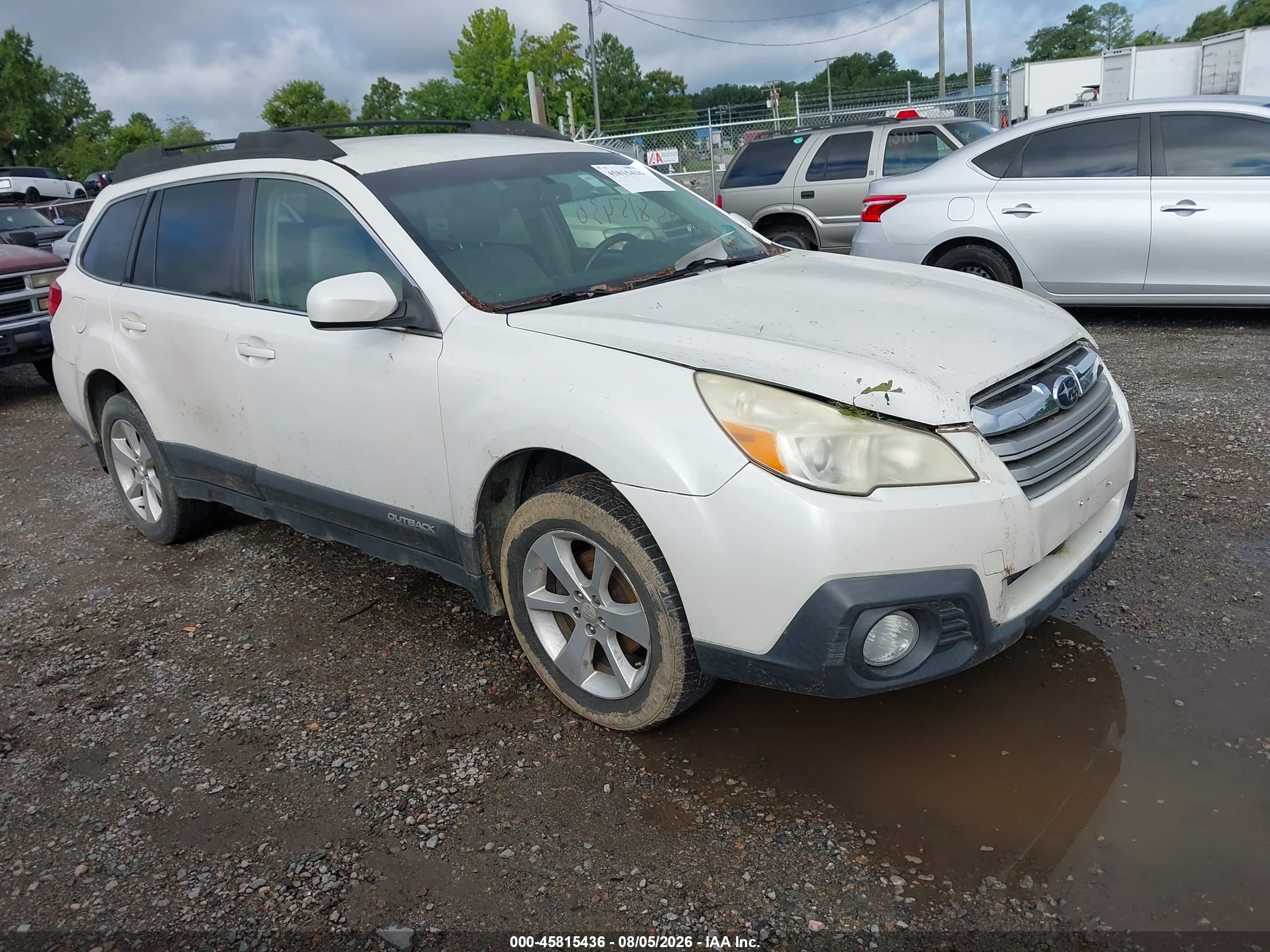 2013 Subaru Outback Premium, VIN 4S4BRBCC1D3227262 — Normal wear