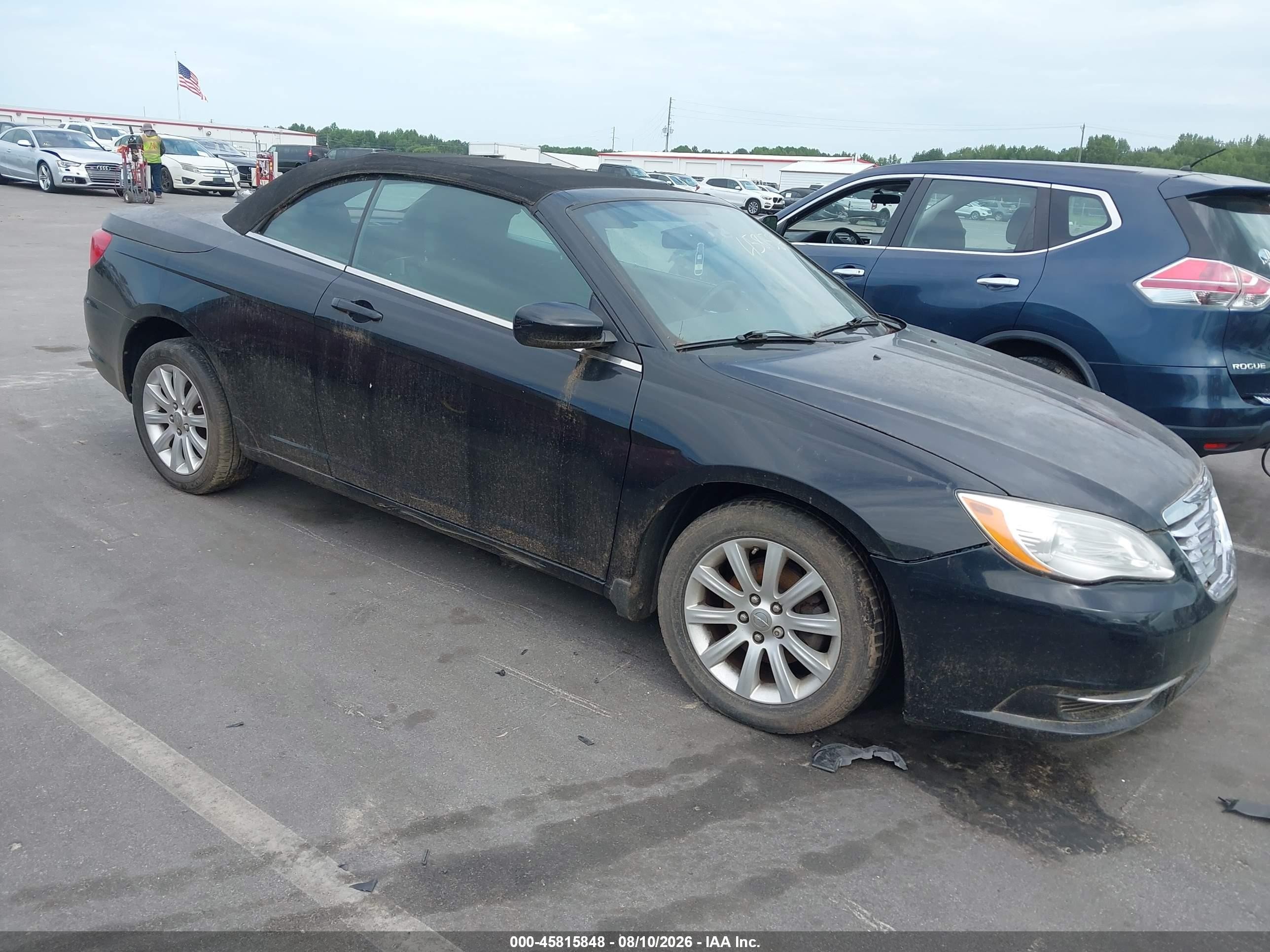 2011 Chrysler 200 Touring, VIN 1C3BC2EG4BN529818 — Normal wear