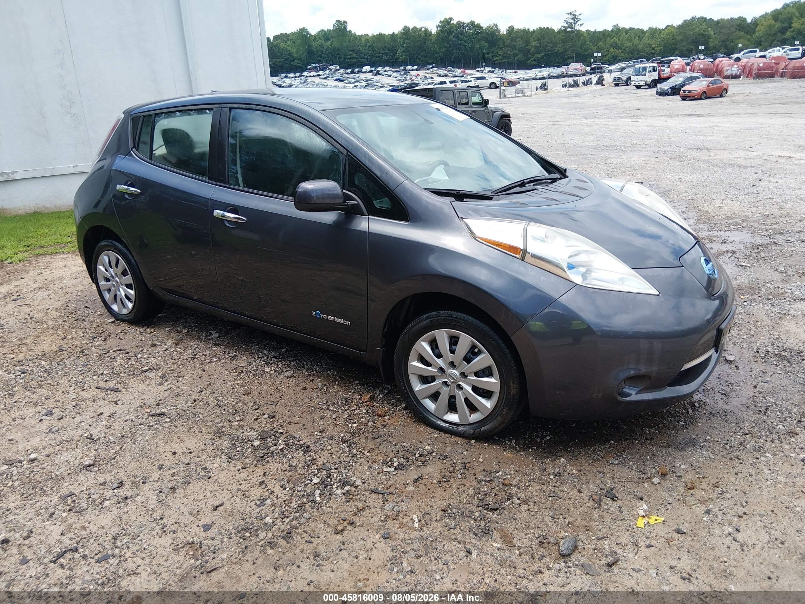 2013 Nissan LEAF SV, VIN 1N4AZ0CP6DC416812 — Normal wear