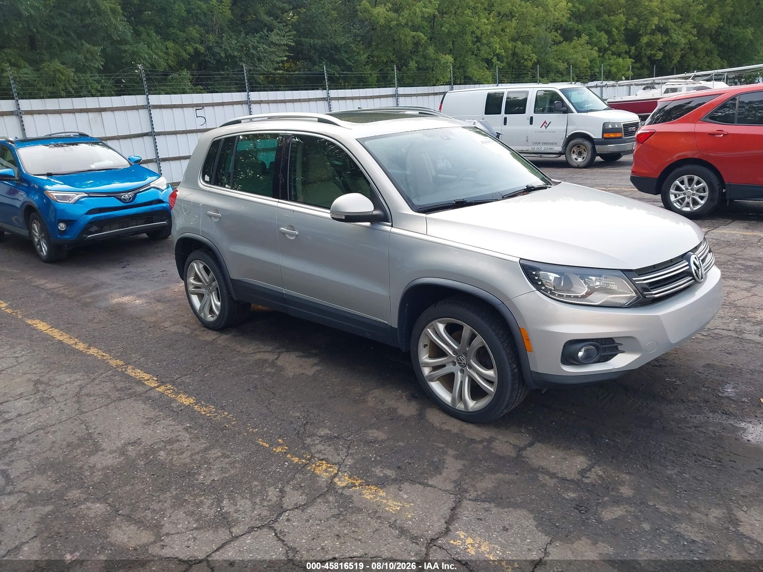2013 Volkswagen Tiguan S, VIN WVGBV3AX9DW624160 — Normal wear