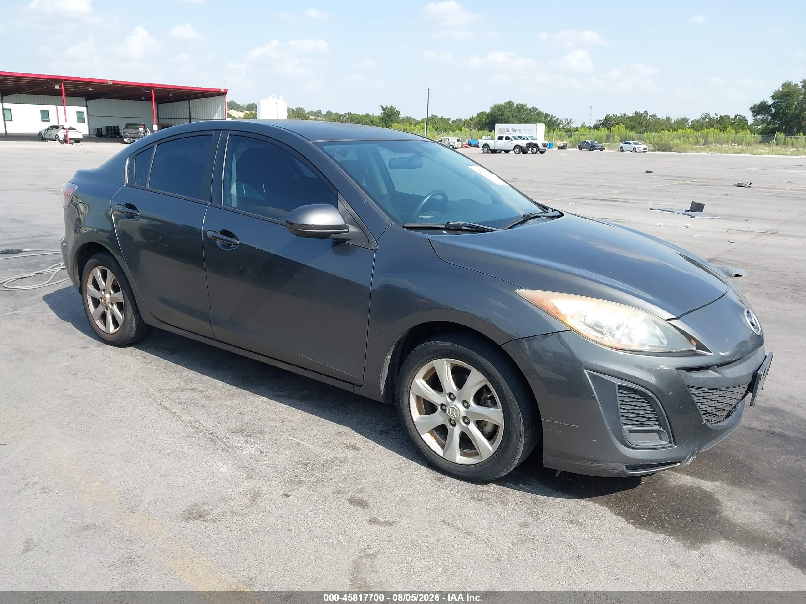 2011 Mazda 3 i Touring, VIN JM1BL1VG6B1401870 — Normal wear