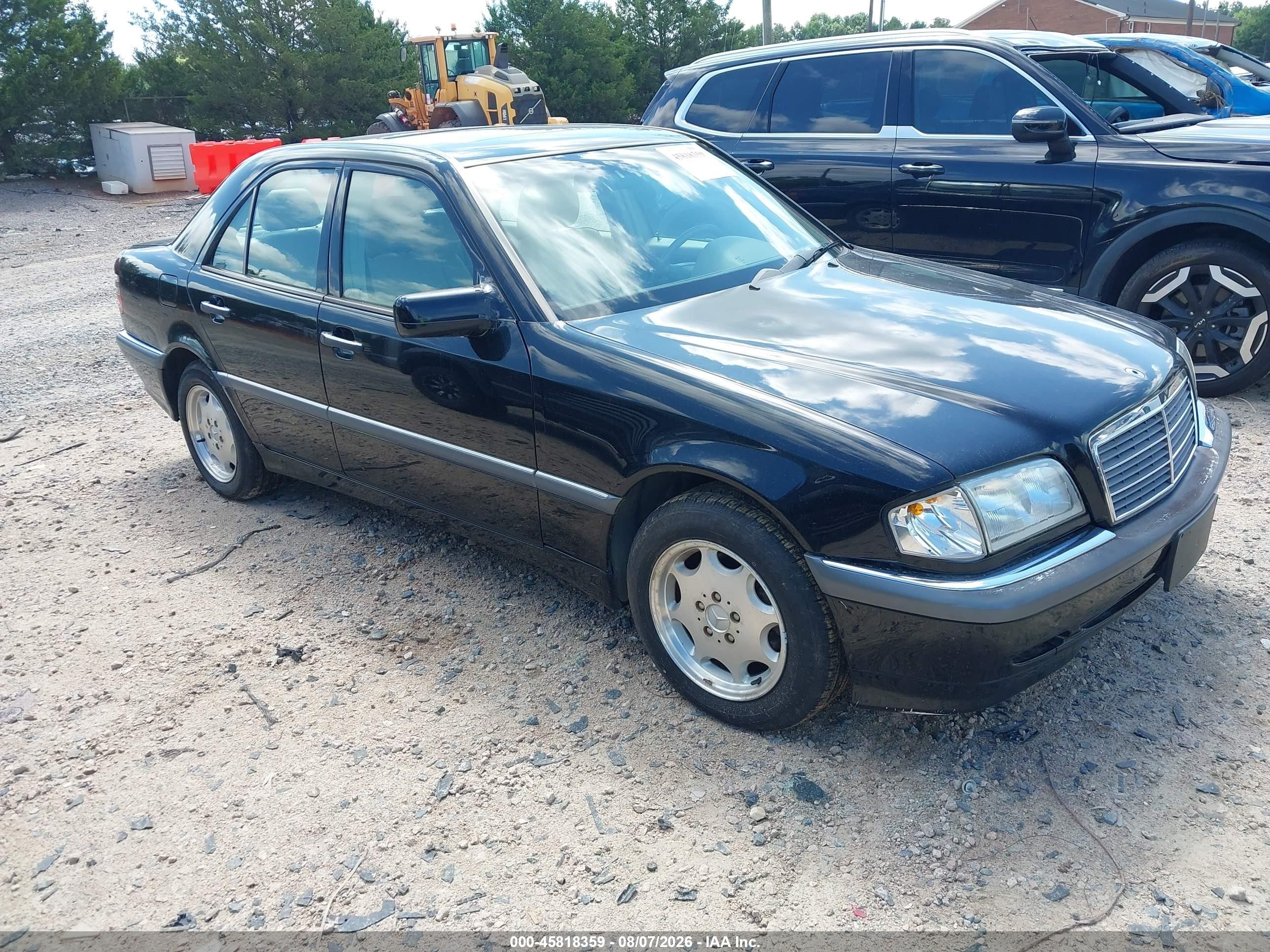 1999 Mercedes-Benz C 230/260/280/320, VIN WDBHA29G0XA801333 — Normal wear