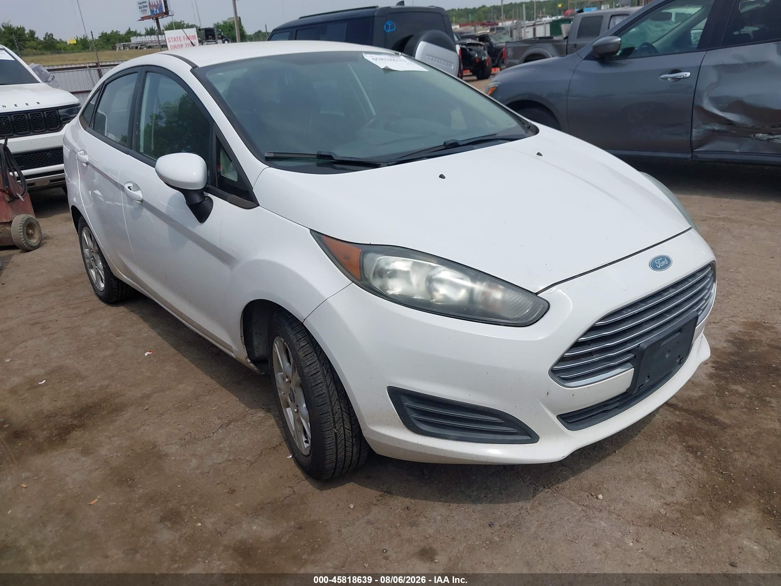 2014 Ford Fiesta SE, VIN 3FADP4BJ3EM107032 — Normal wear