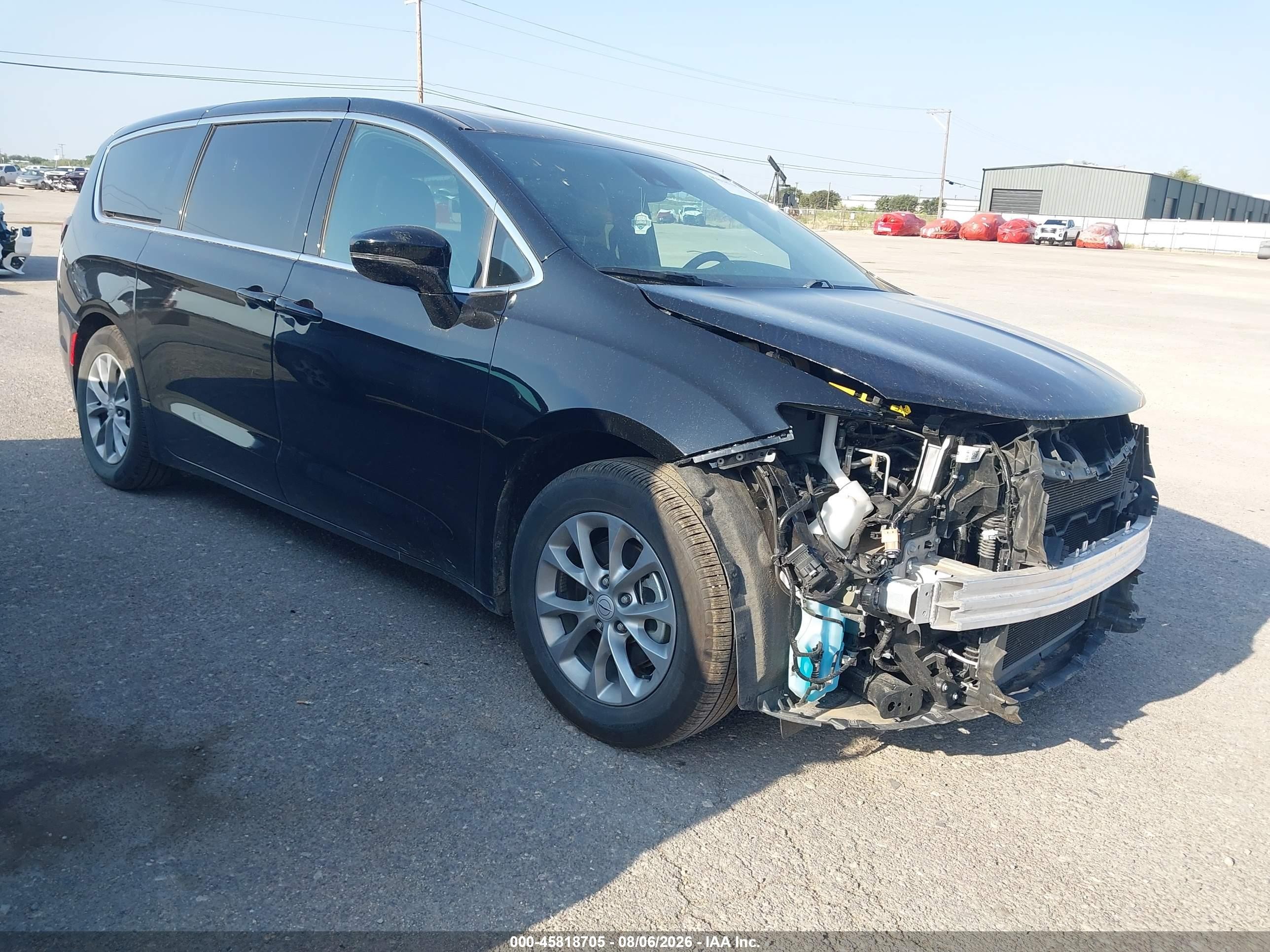 2026 Chrysler Pacifica Limited, VIN 2C4RC1GGXTR188897 — Перед