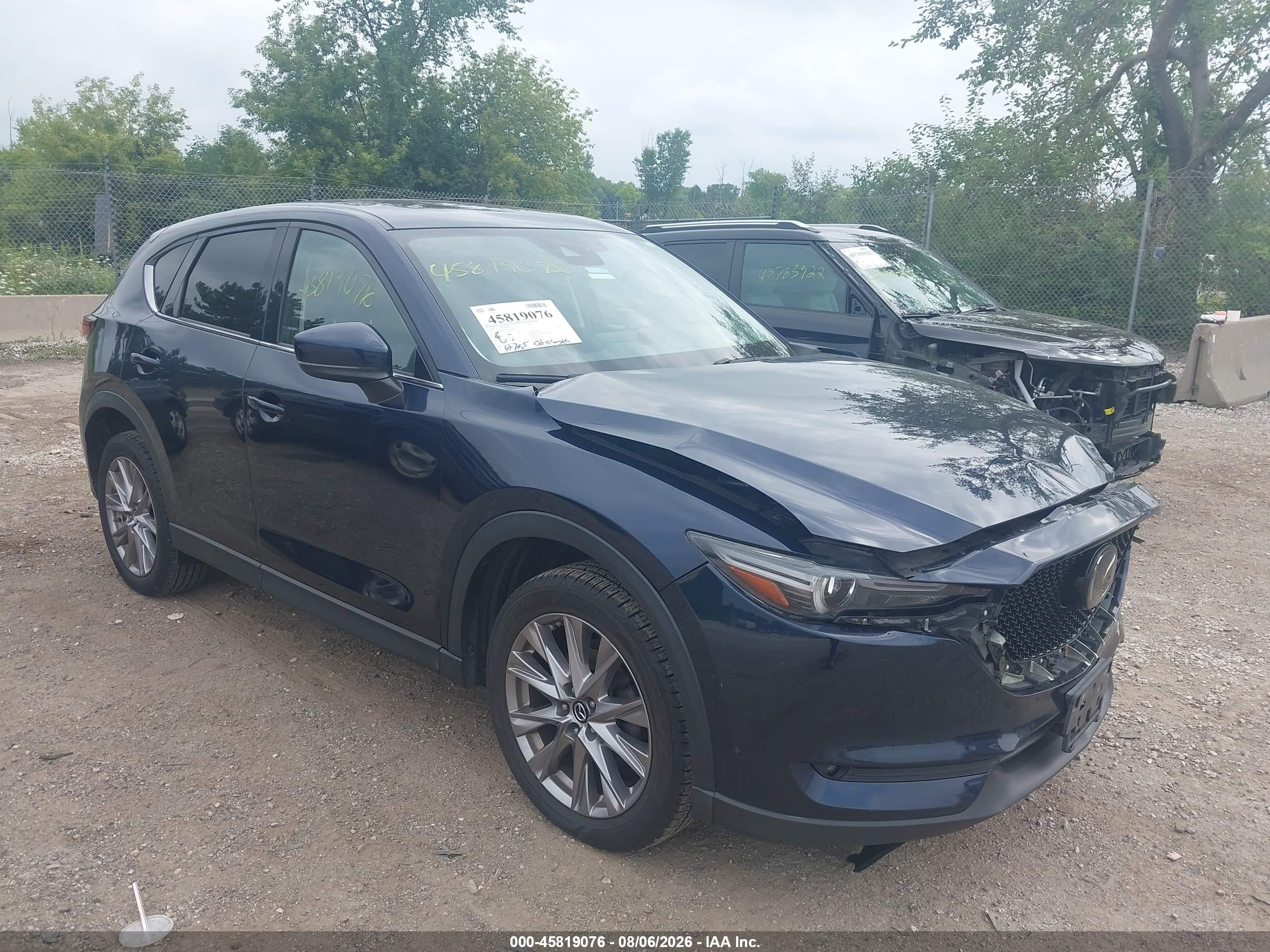 2019 Mazda CX-5 Grand Touring, VIN JM3KFBDM5K1502796 — Перед