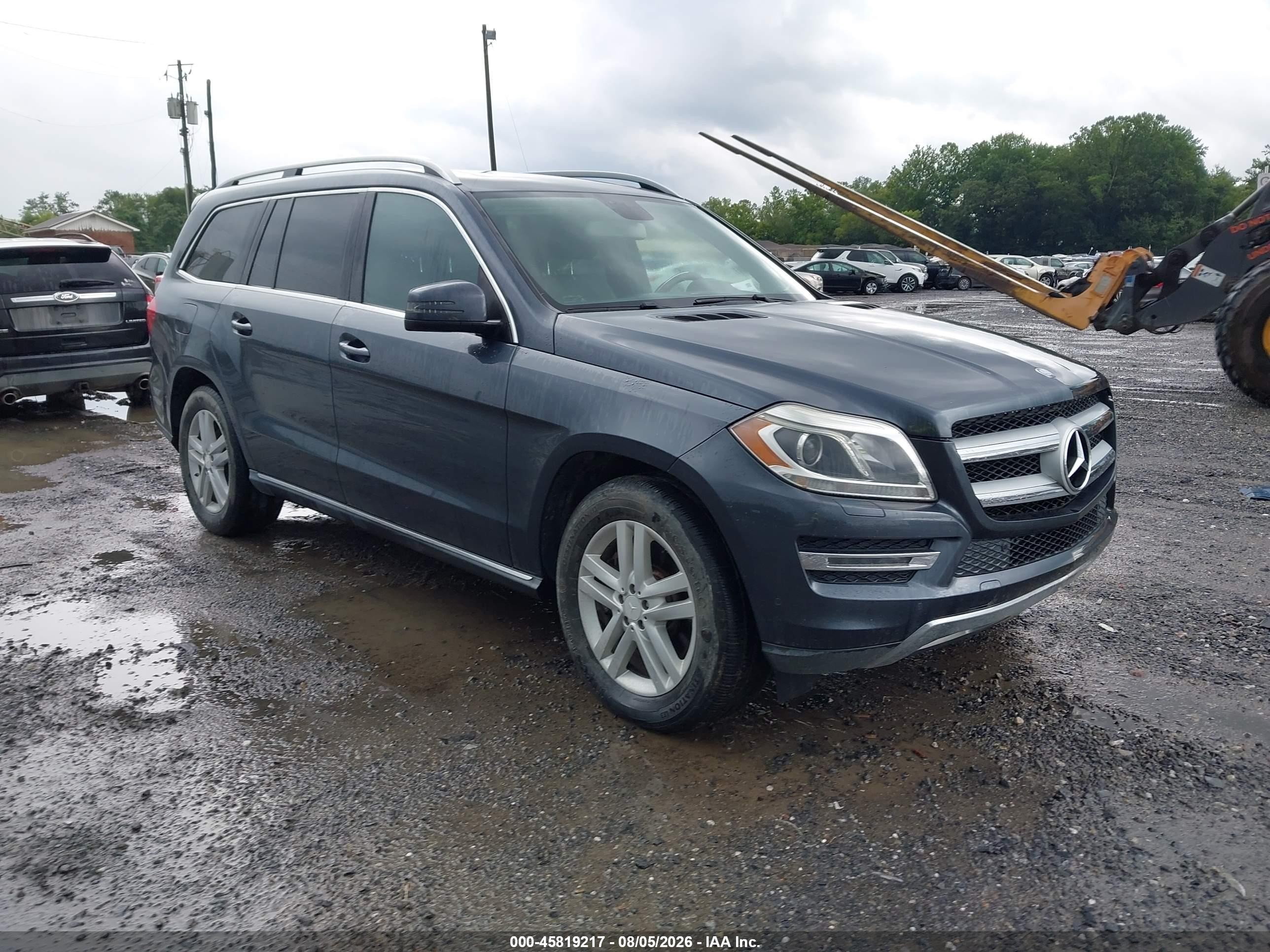 2013 Mercedes-Benz GL 450, VIN 4JGDF7CE7DA223275 — Normal wear