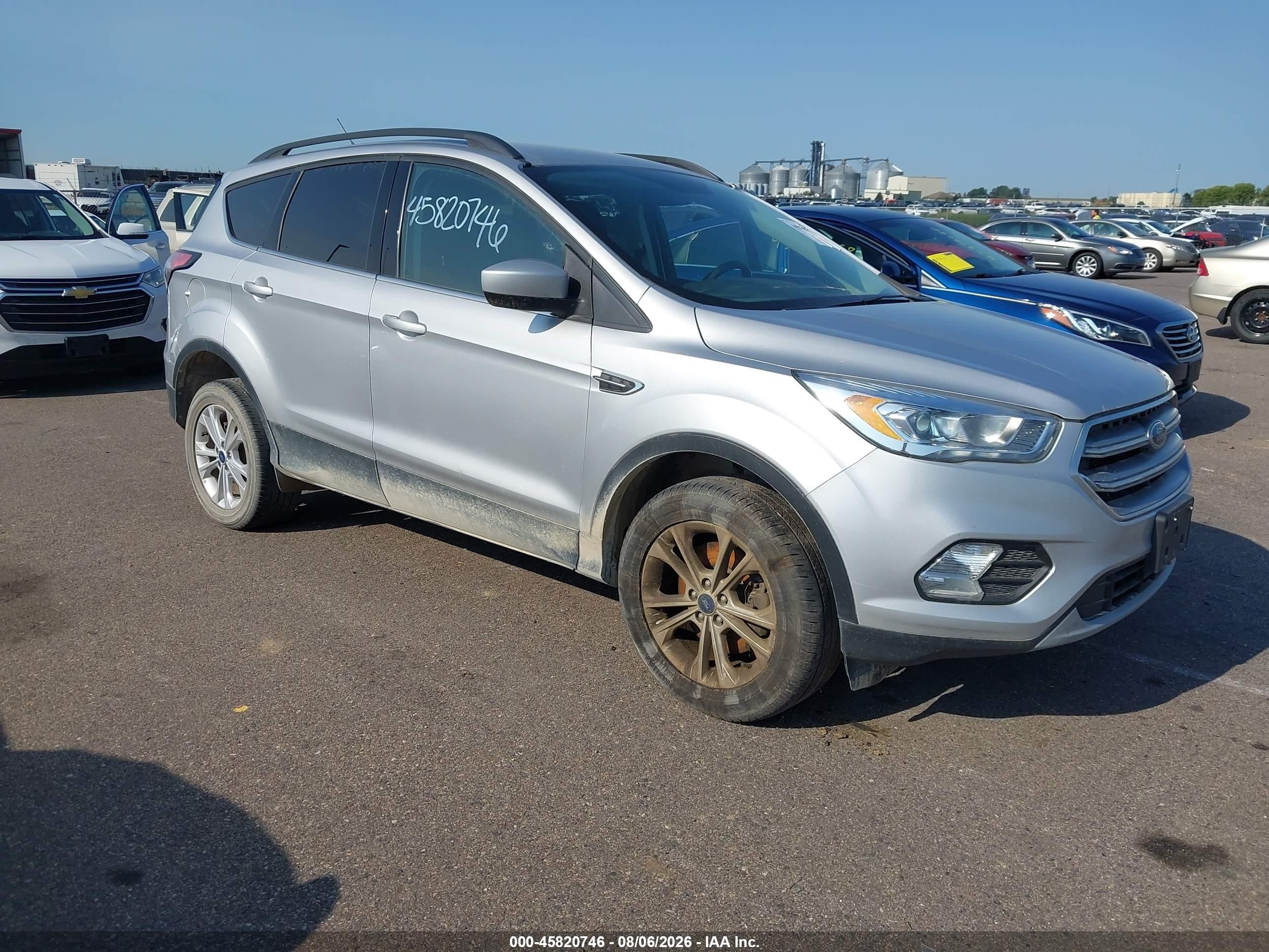2017 Ford Escape SE, VIN 1FMCU9G96HUF08323 — Normal wear