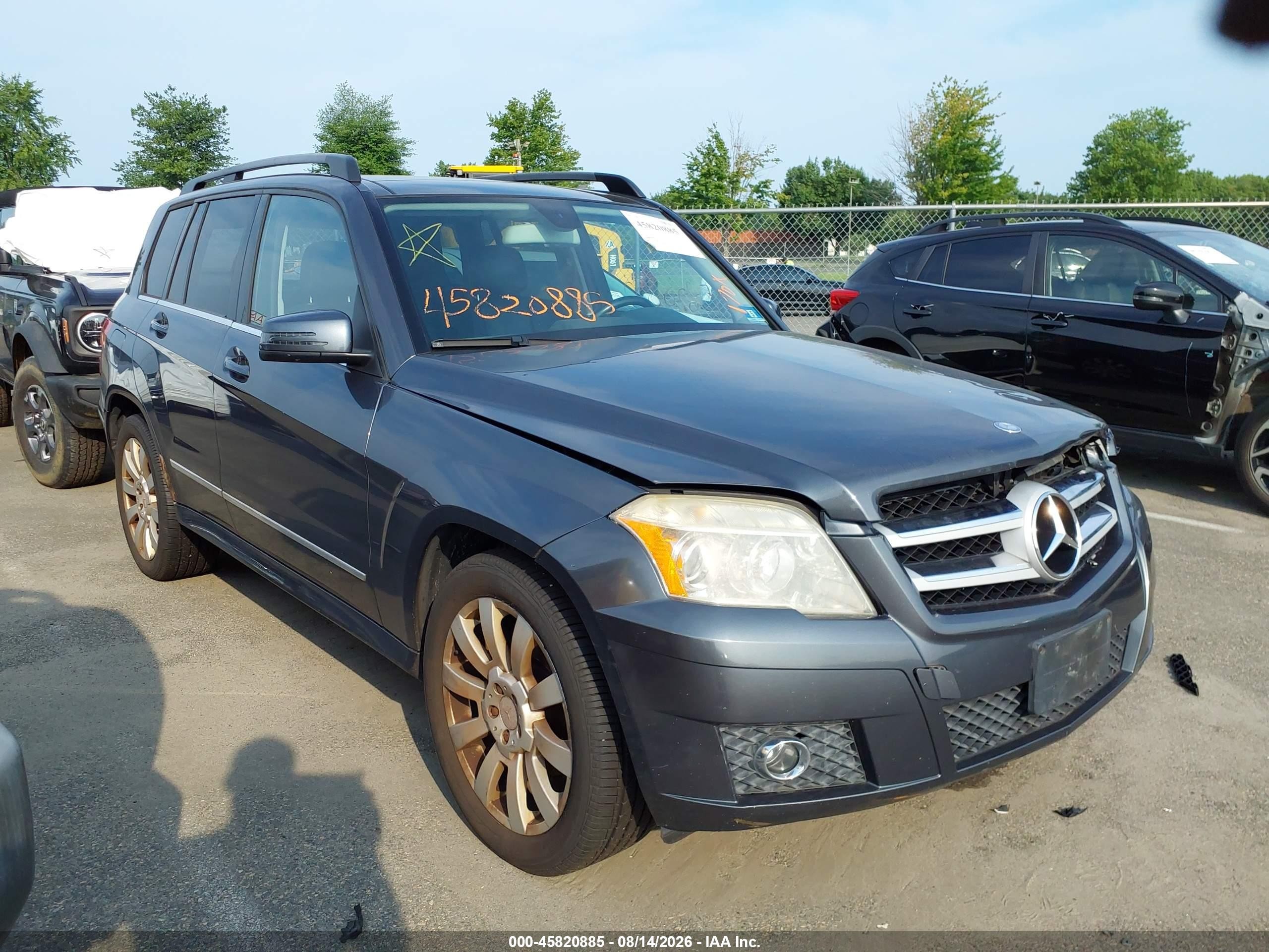 2011 Mercedes-Benz GLK 350, VIN WDCGG8HB0BF566085 — Normal wear