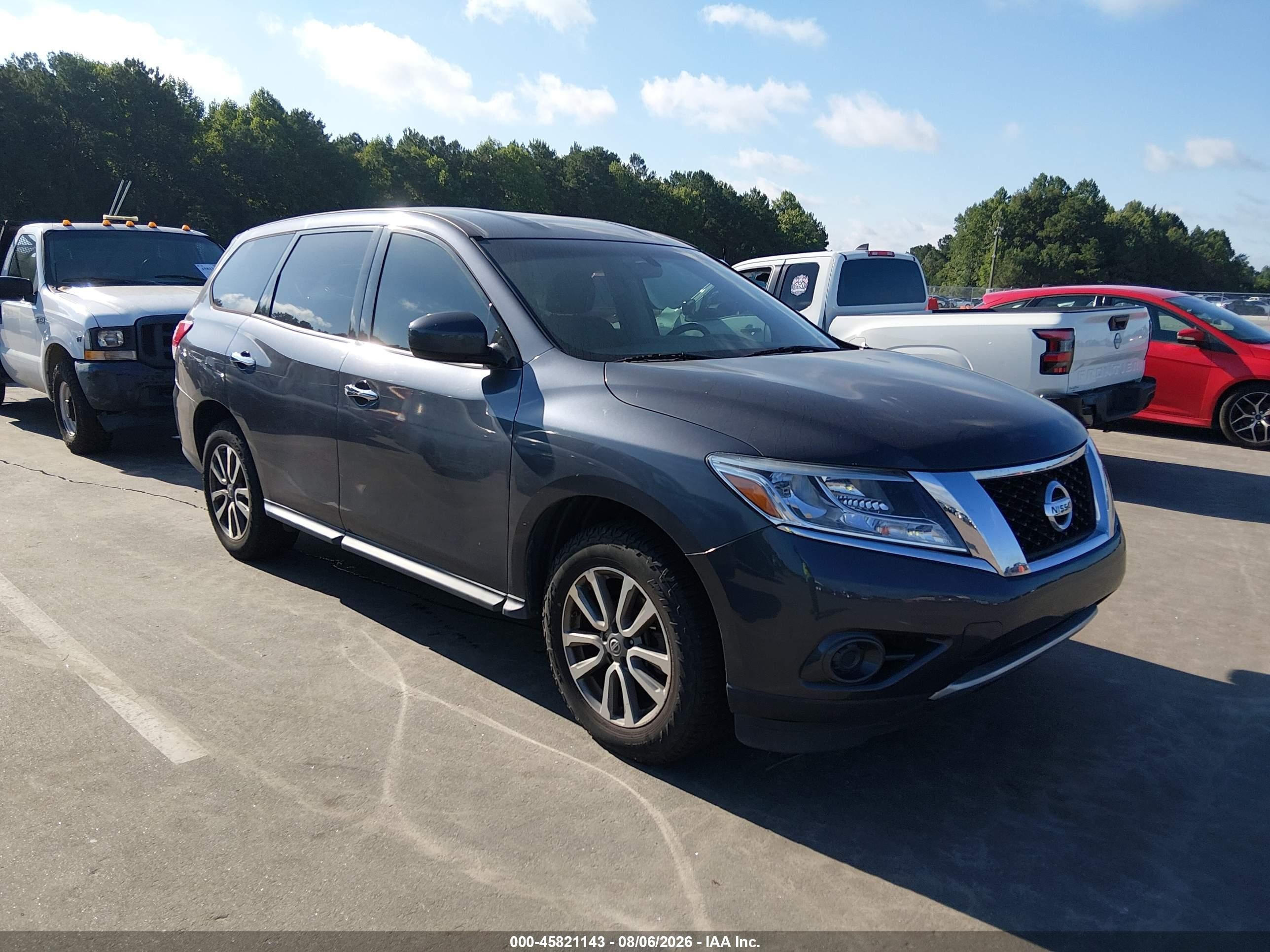 2014 Nissan Pathfinder Platinum, VIN 5N1AR2MM4EC623352 — Normal wear