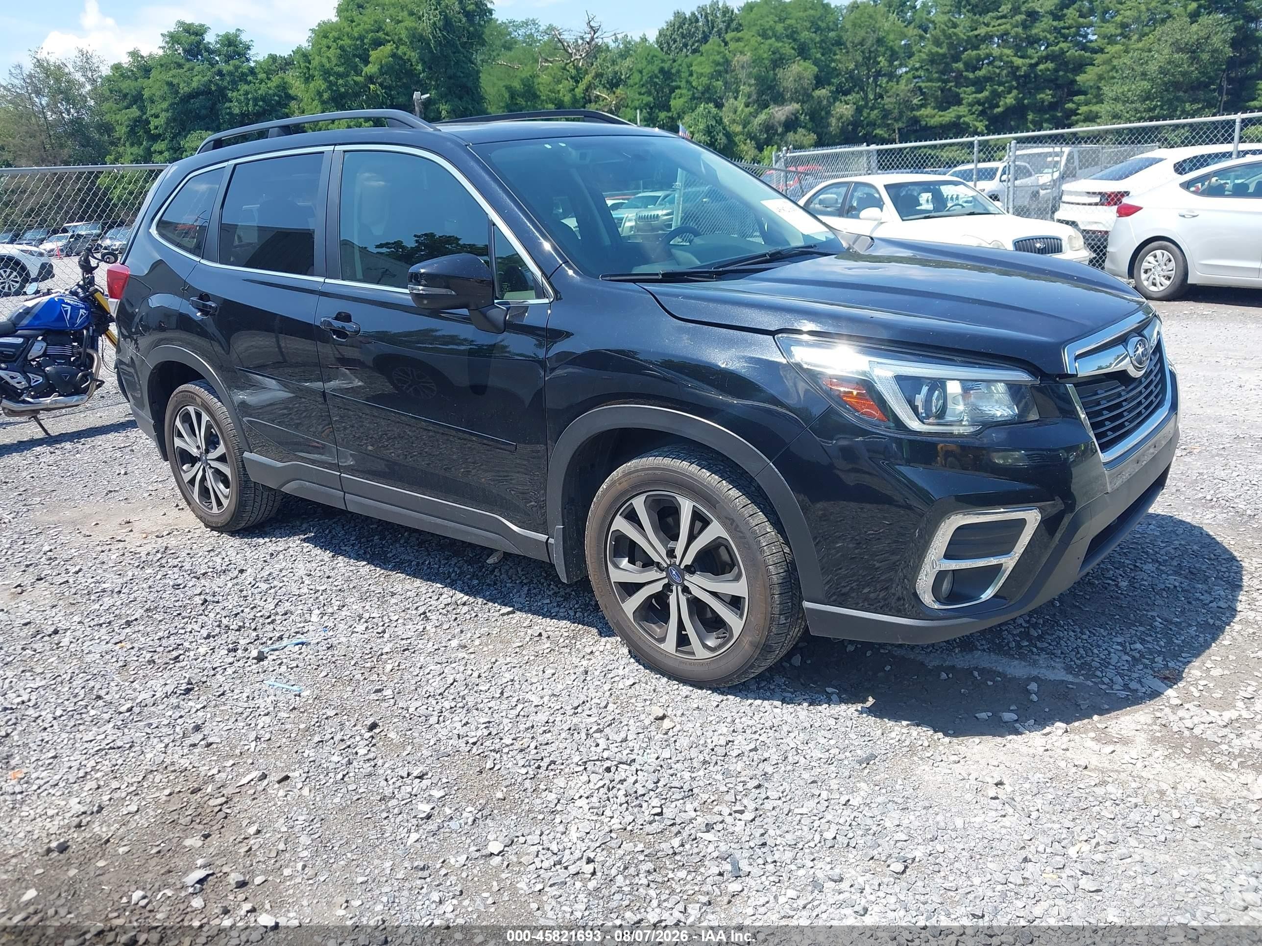 2019 Subaru Forester Limited, VIN JF2SKASC9KH403447 — Зад
