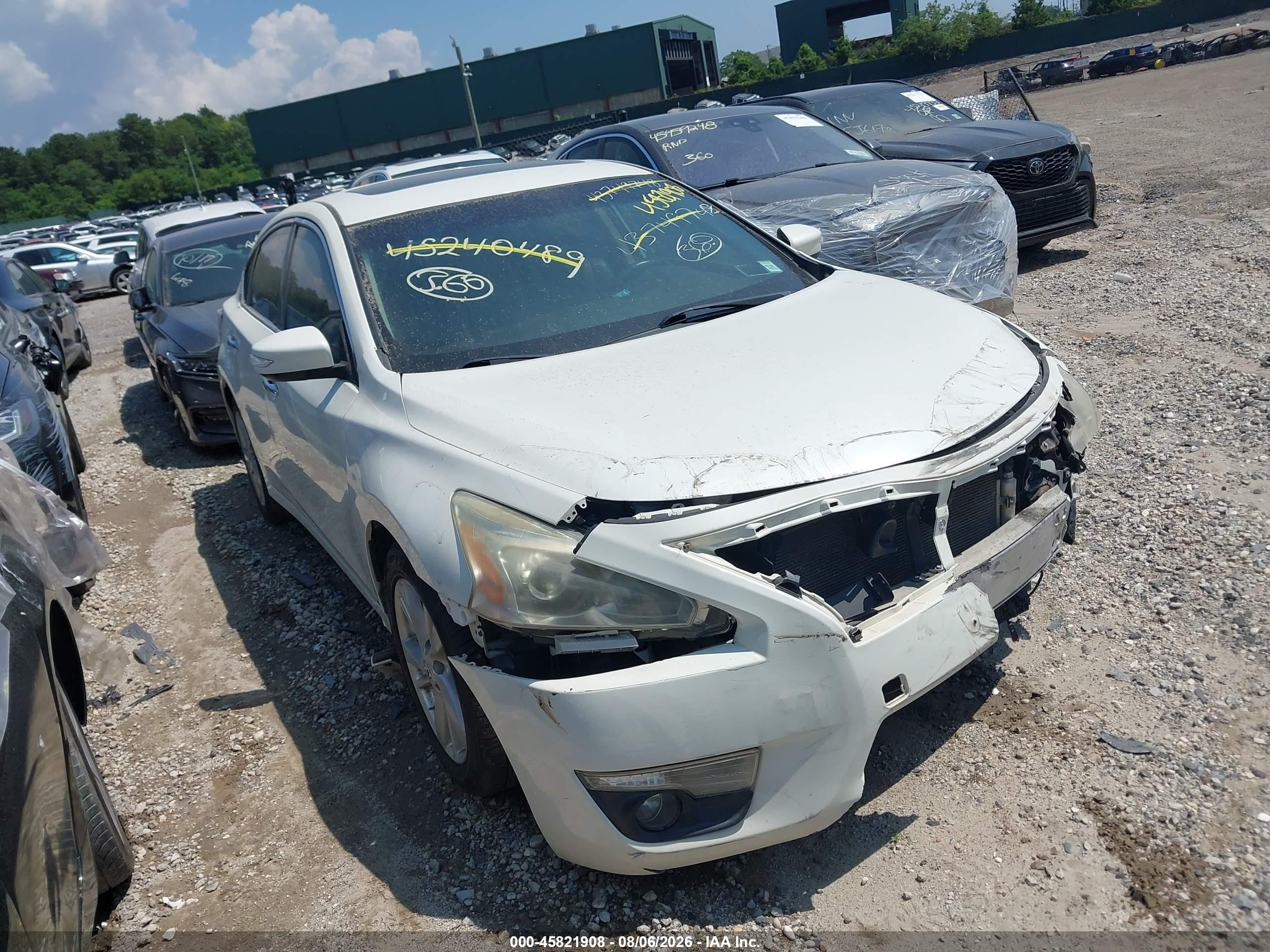 2014 Nissan Altima S, VIN 1N4AL3AP5EC144437 — Front end