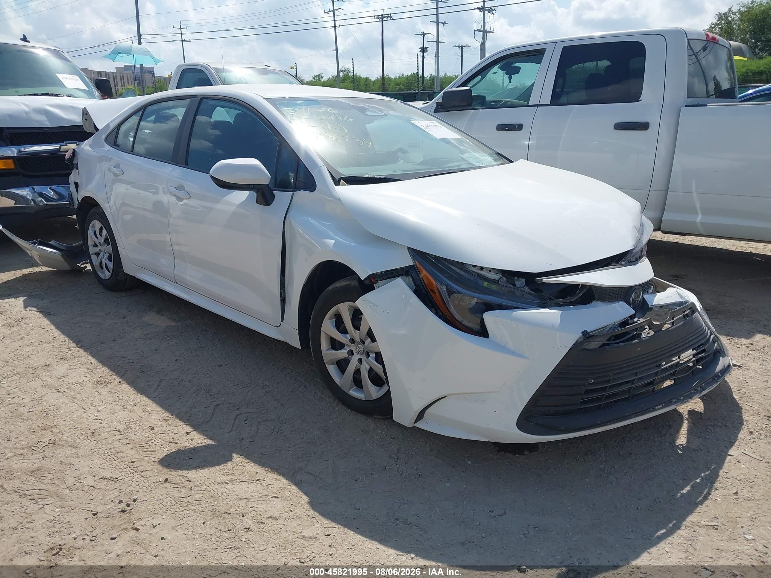 2026 Toyota Corolla LE, VIN 5YFB4MDE4TP397734 — Front end