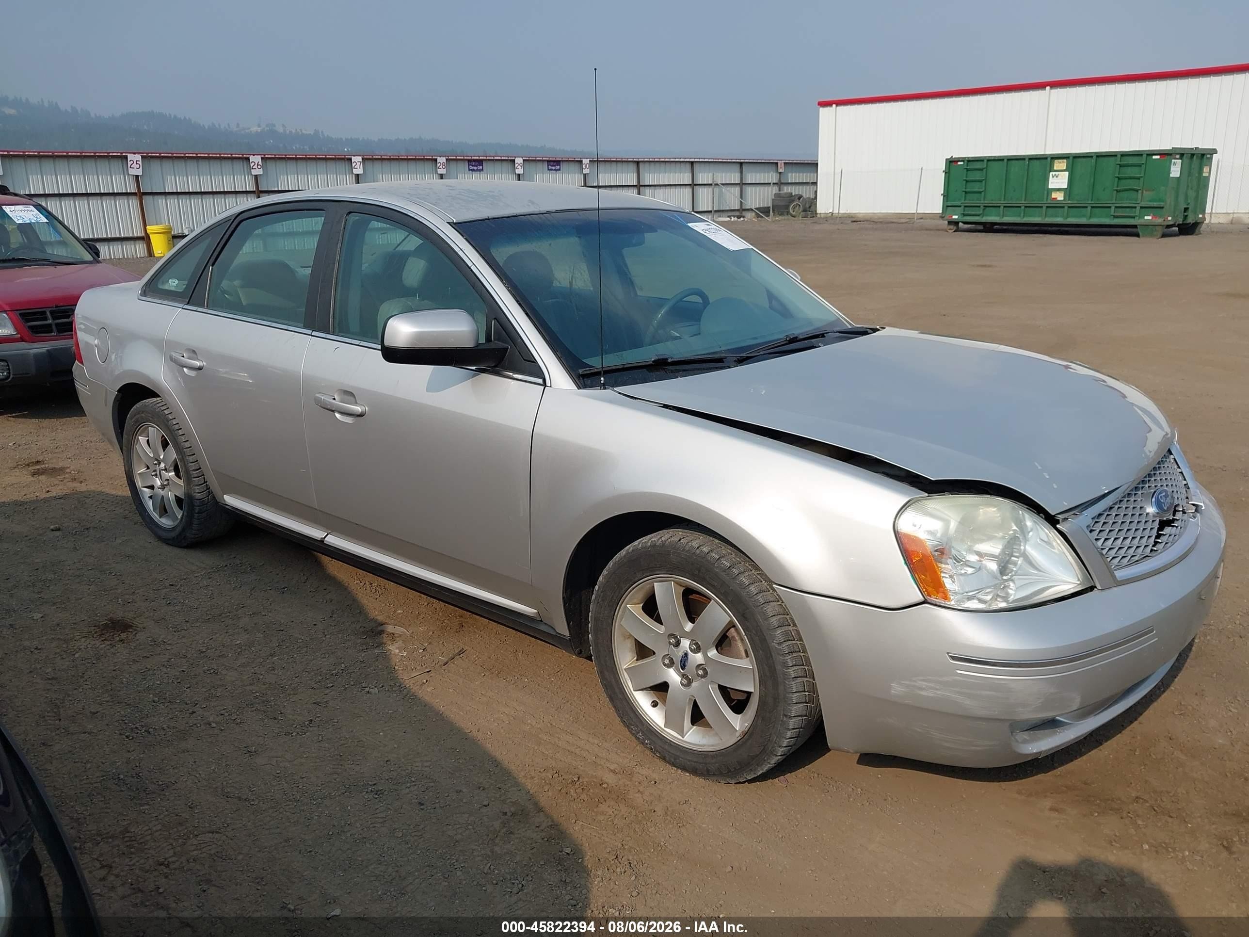 2007 Ford Five Hundred SEL, VIN 1FAFP24197G107933 — Front end
