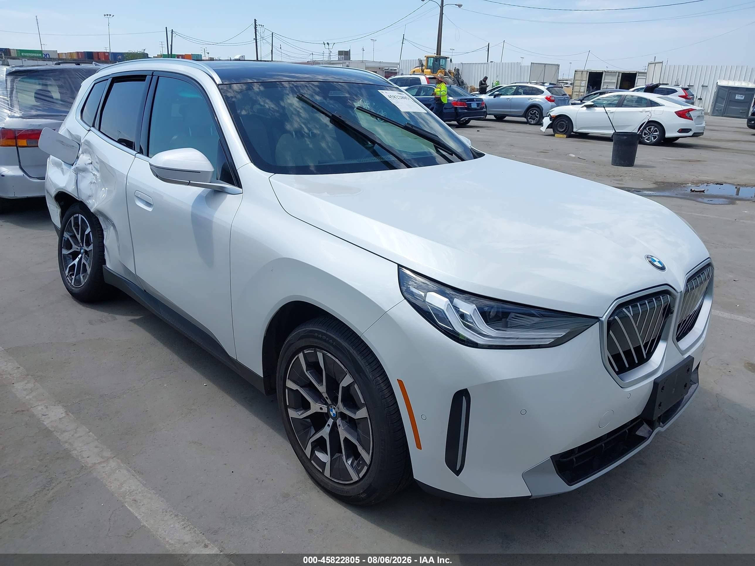 2026 BMW X3 30 xDrive, VIN 5UX53GP09T9364640 — Бок