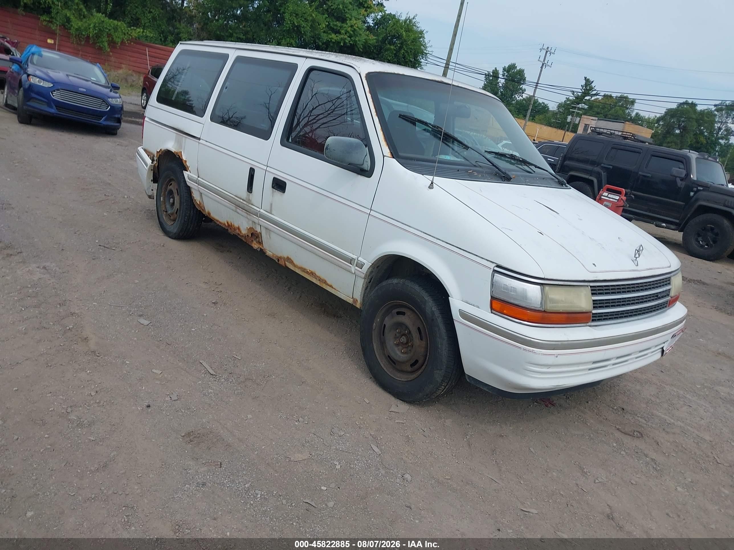 1992 Plymouth Grand Voyager, VIN 1P4GH44R7NX296314 — Normal wear