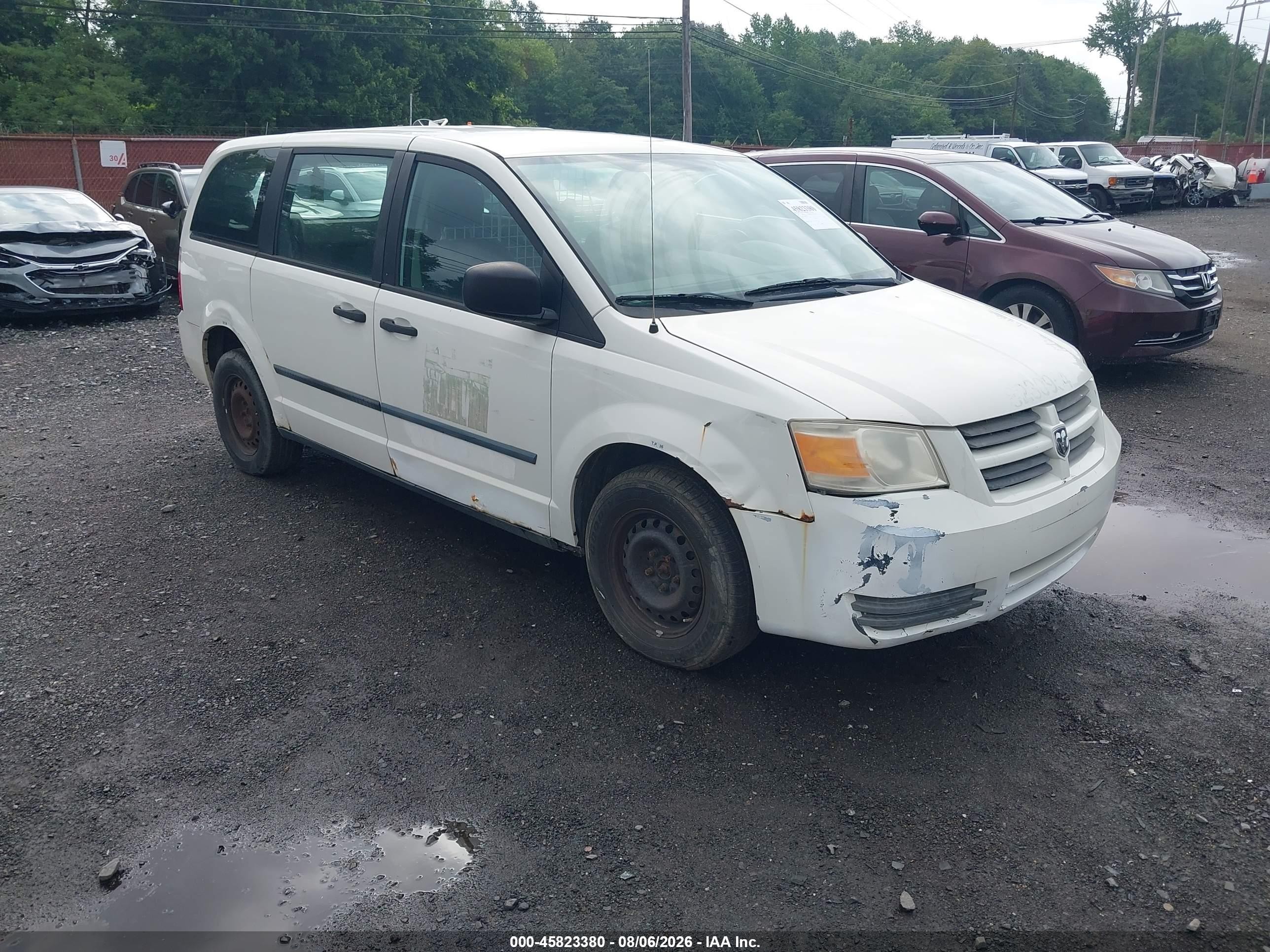 2008 Dodge Grand Caravan Cargo, VIN 1D4HN11H08B186432 — Side