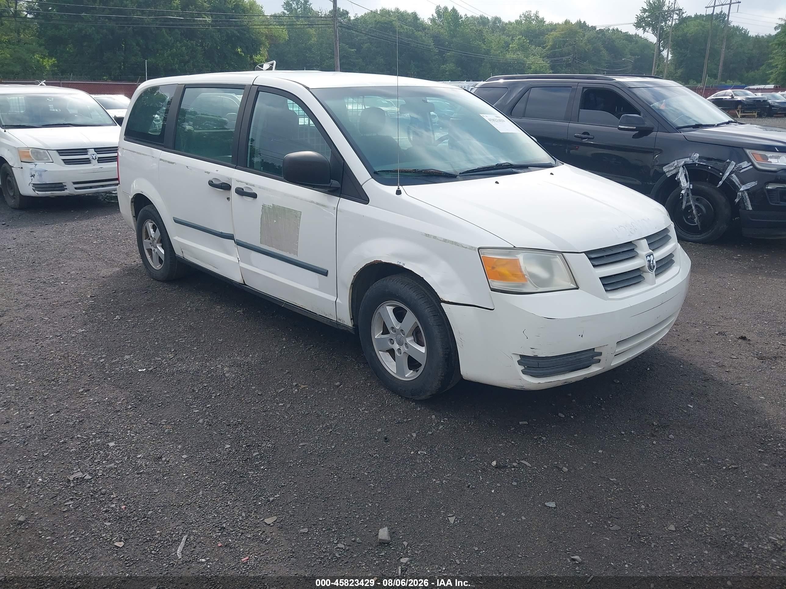 2008 Dodge Grand Caravan Cargo, VIN 1D4HN11H68B186435 — Side