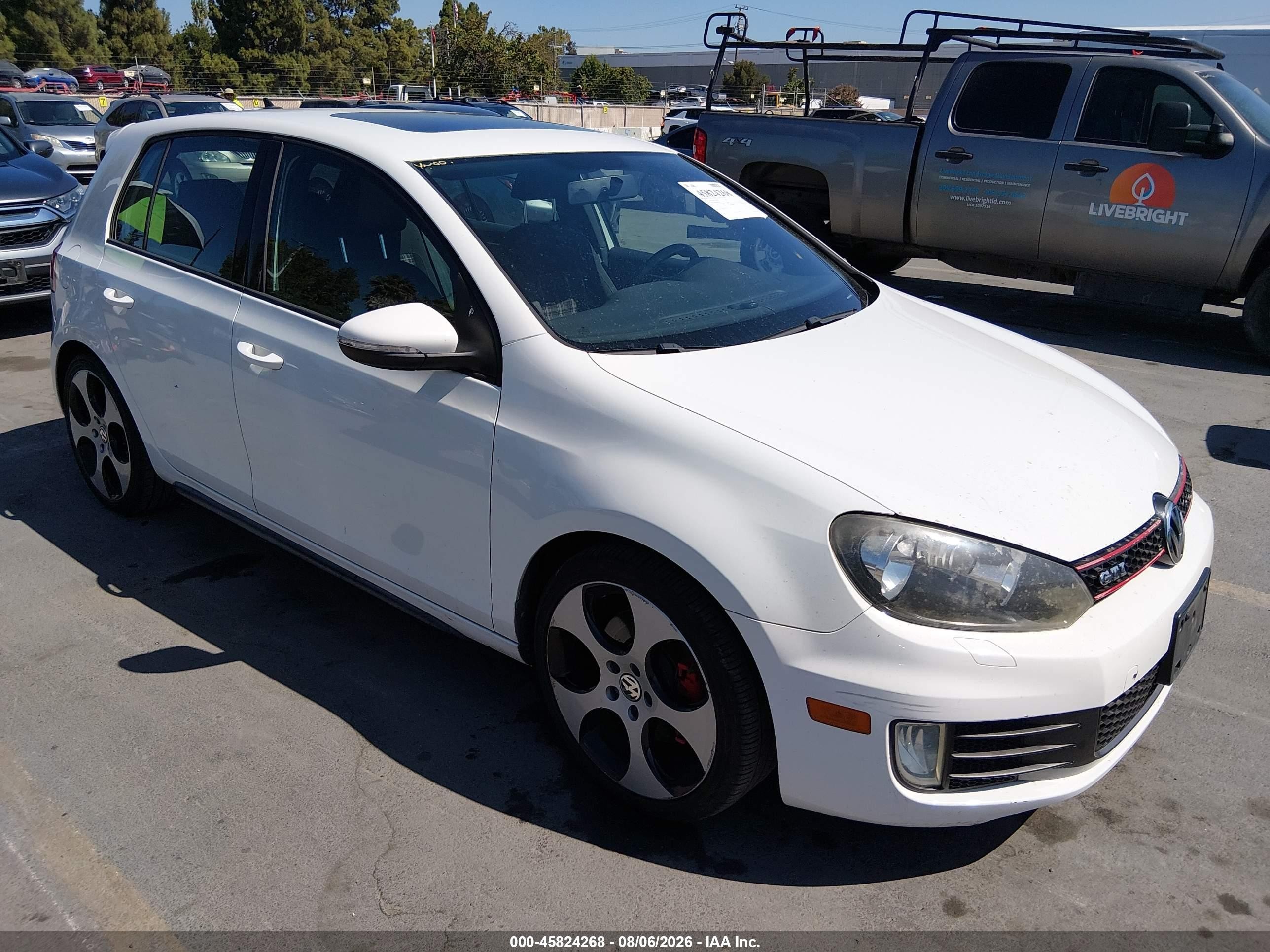 2011 Volkswagen Golf GTI PZEV, VIN WVWHD7AJ3BW128305 — Normal wear