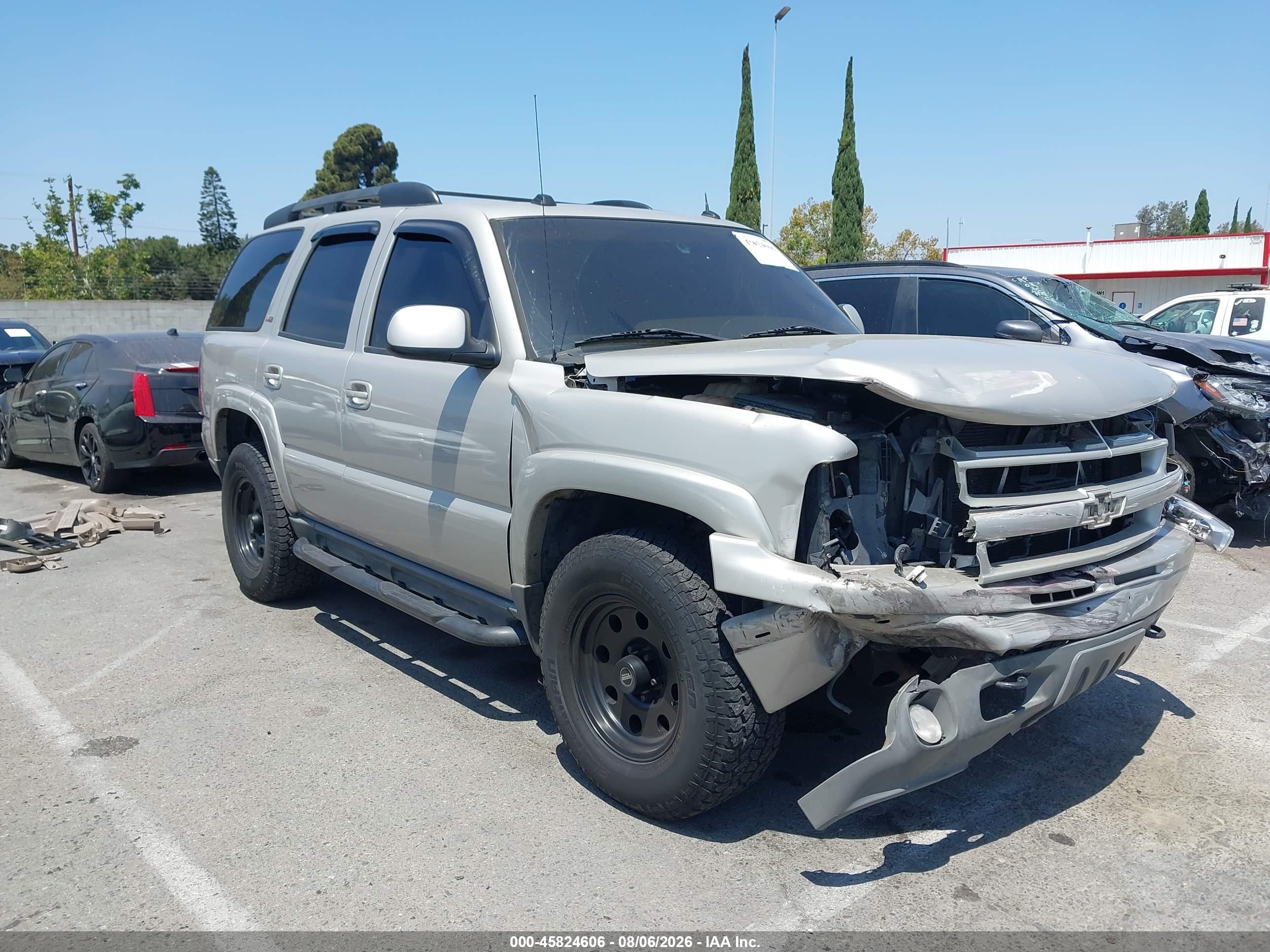 2005 Chevrolet Tahoe LT, VIN 1GNEK13T15R260123 — Front end
