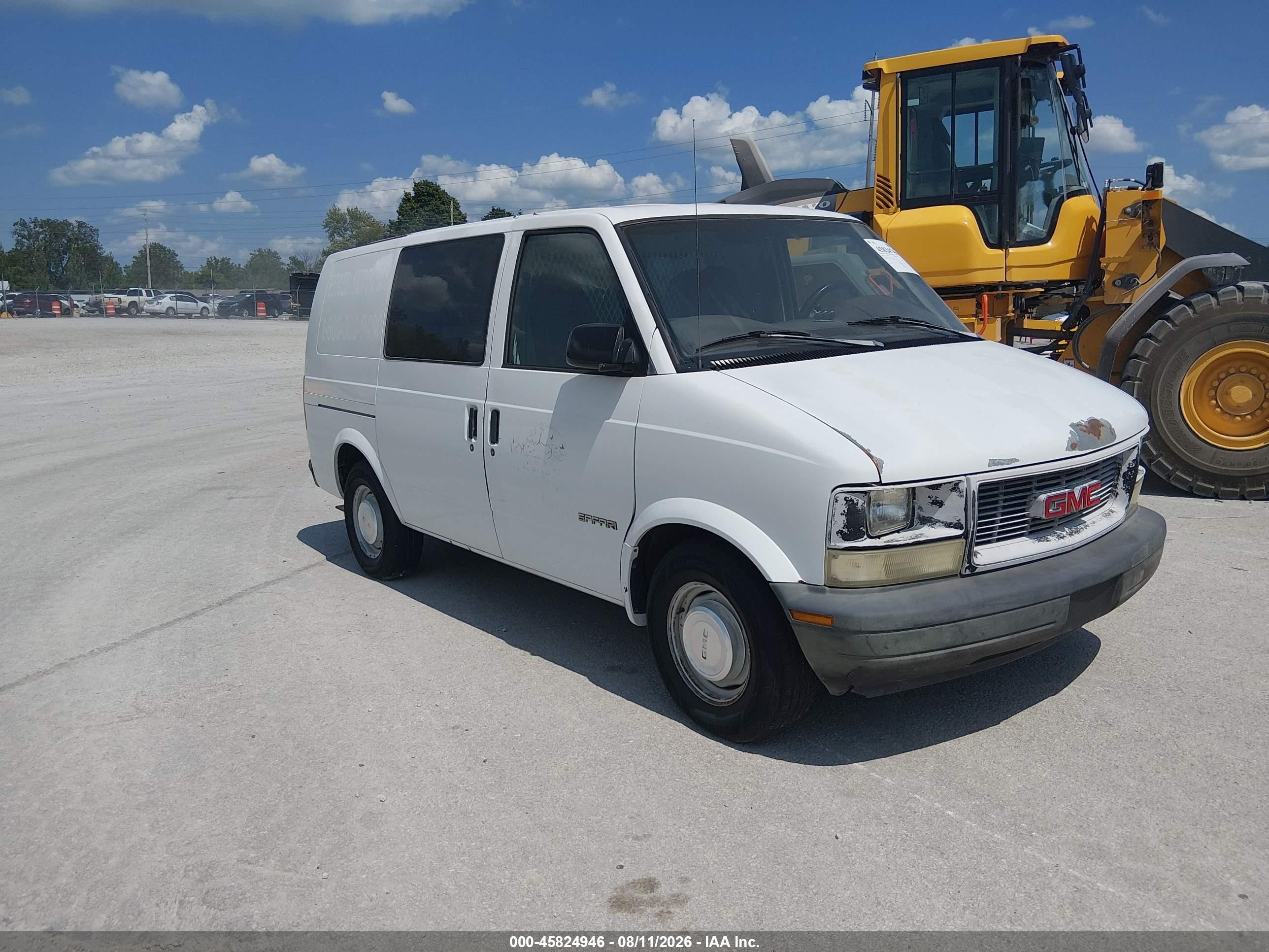1998 GMC Safari Cargo, VIN 1GTDM19WXWB522442 — Normal wear