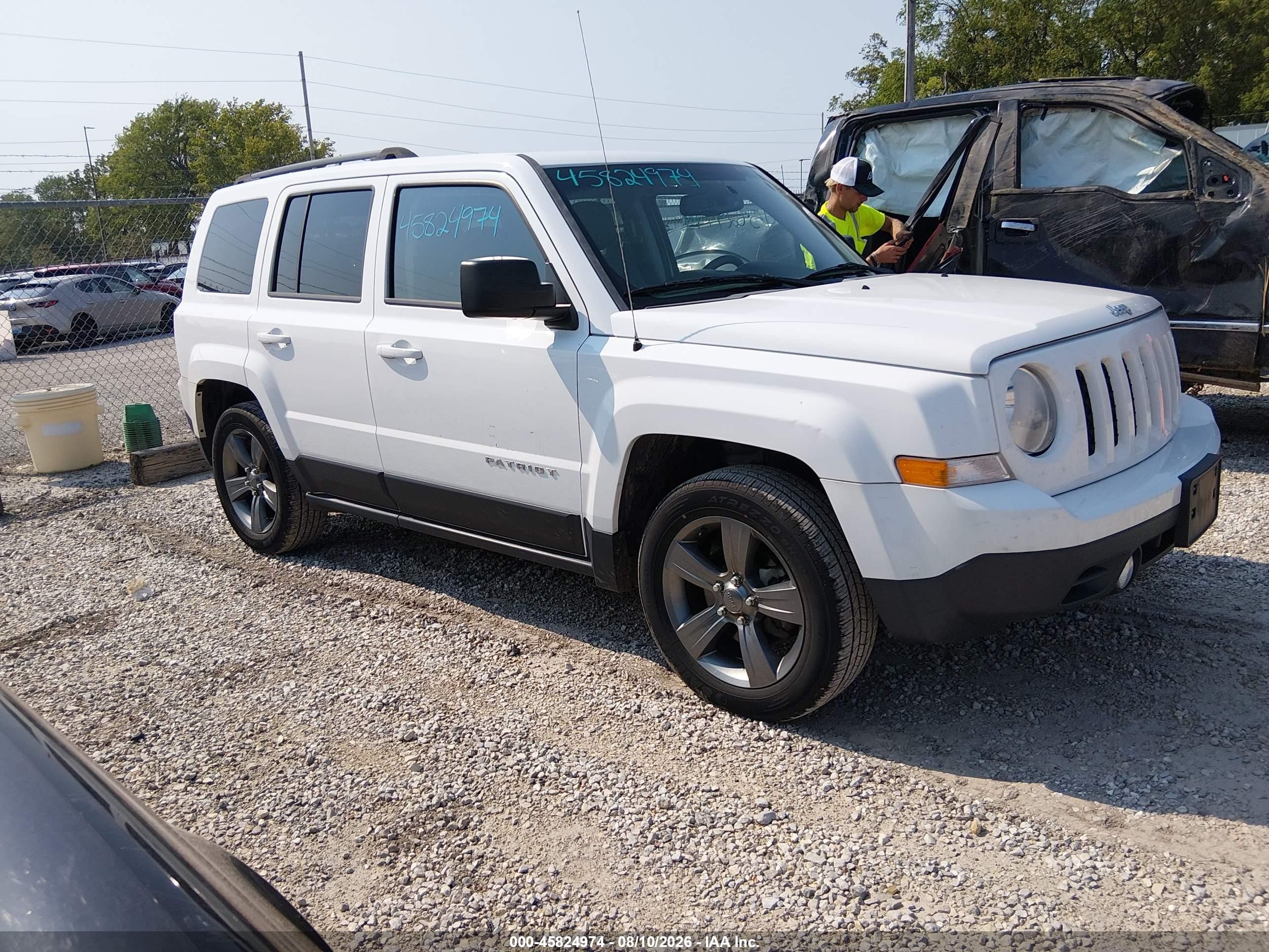 2014 Jeep Patriot Latitude, VIN 1C4NJPFA1ED864566 — Normal wear