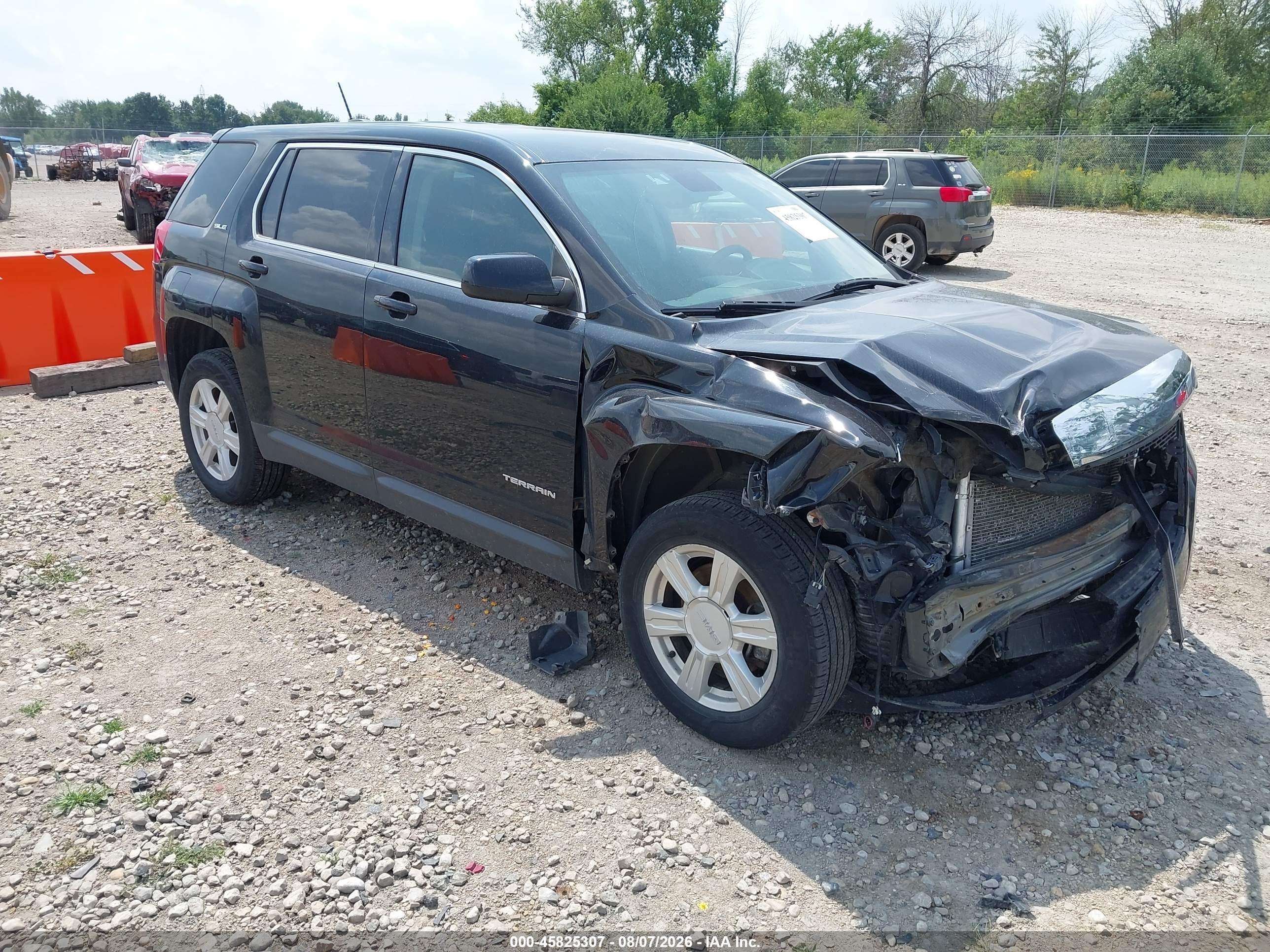 2015 GMC Terrain SLE, VIN 2GKALMEK0F6286496 — Front end
