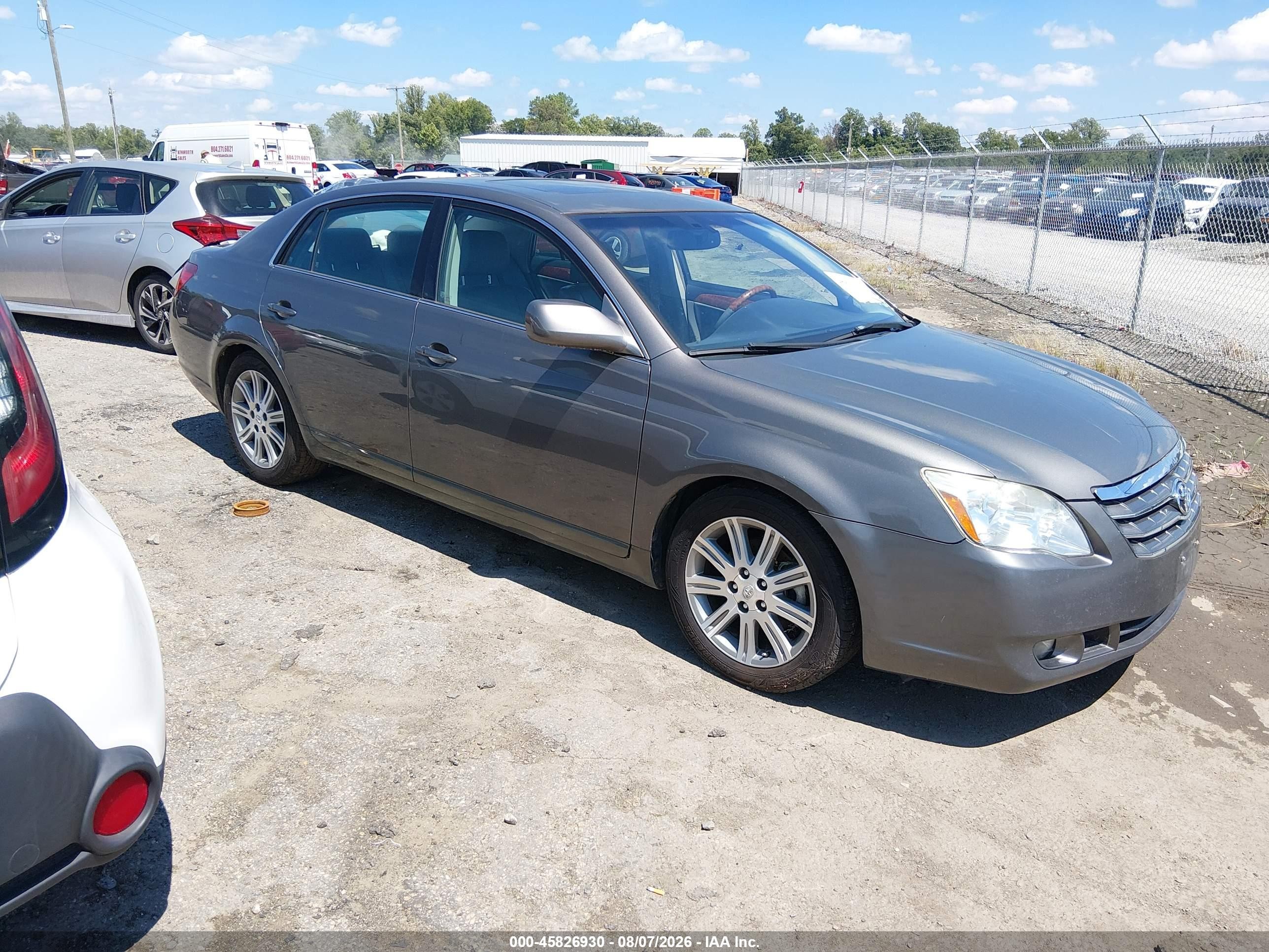 2007 Toyota Avalon XL, VIN 4T1BK36B47U186556 — Normal wear