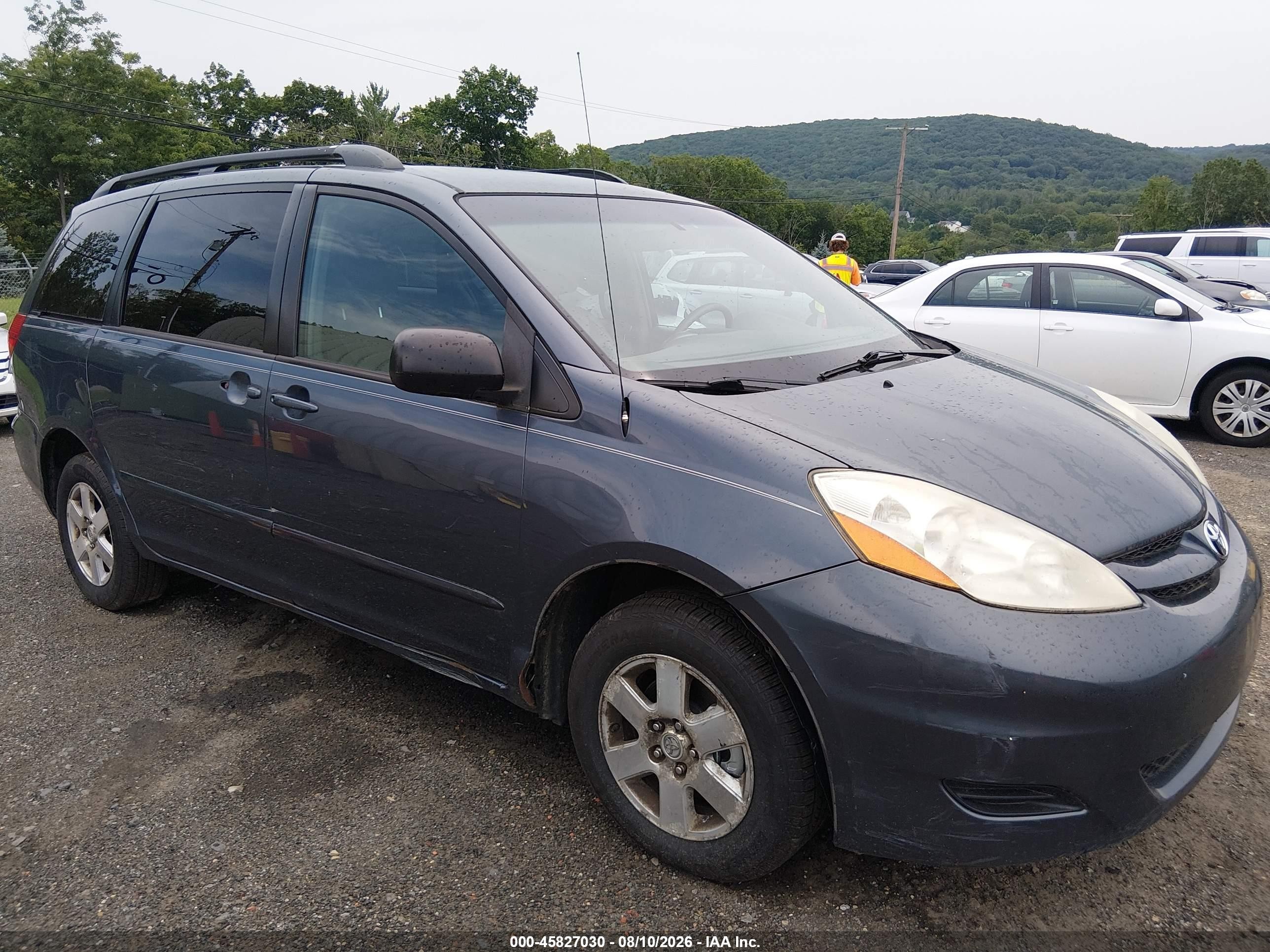 2009 Toyota Sienna LE, VIN 5TDZK23C59S263291 — Normal wear