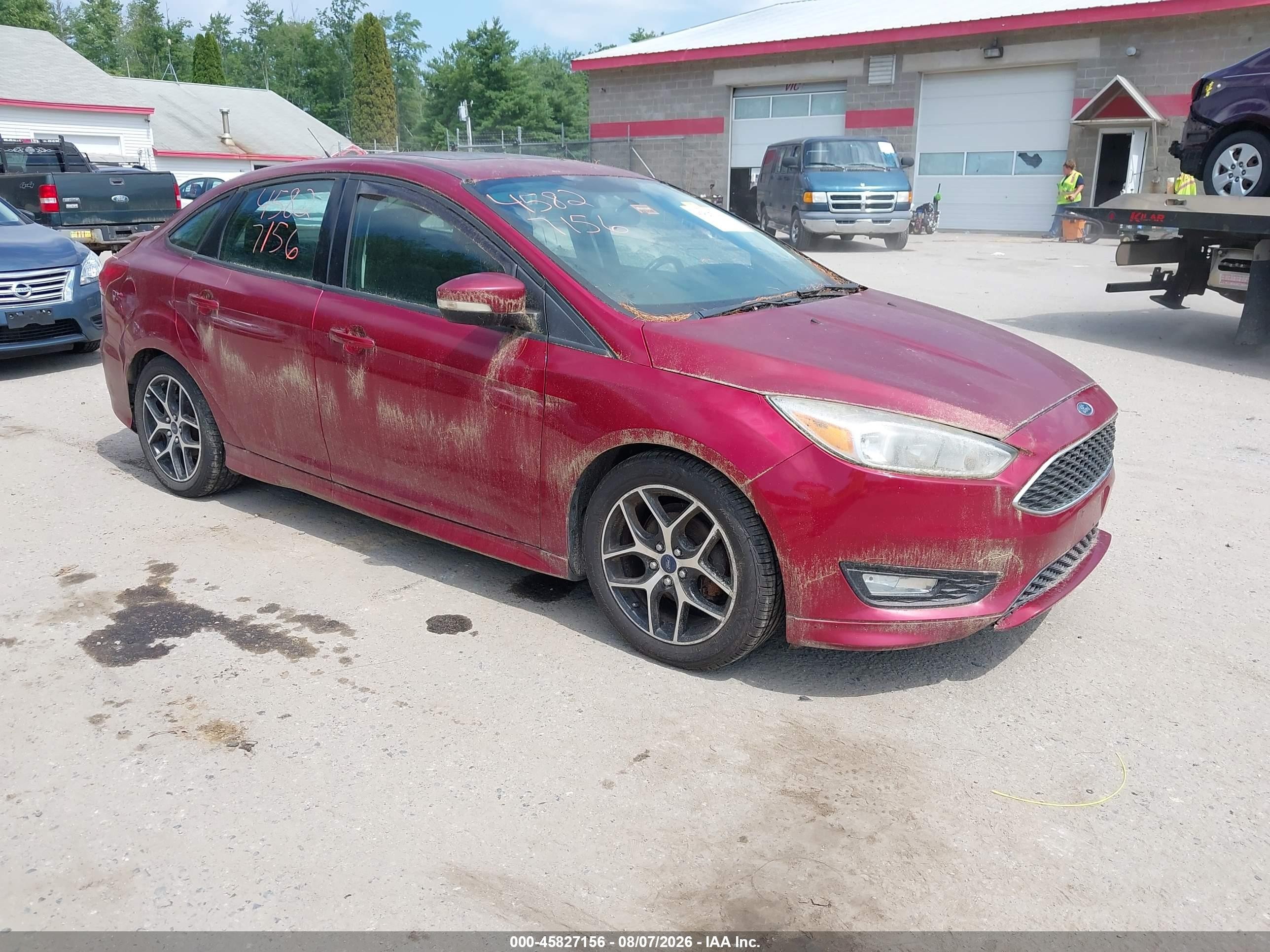 2015 Ford Focus SE, VIN 1FADP3F28FL321143 — Normal wear