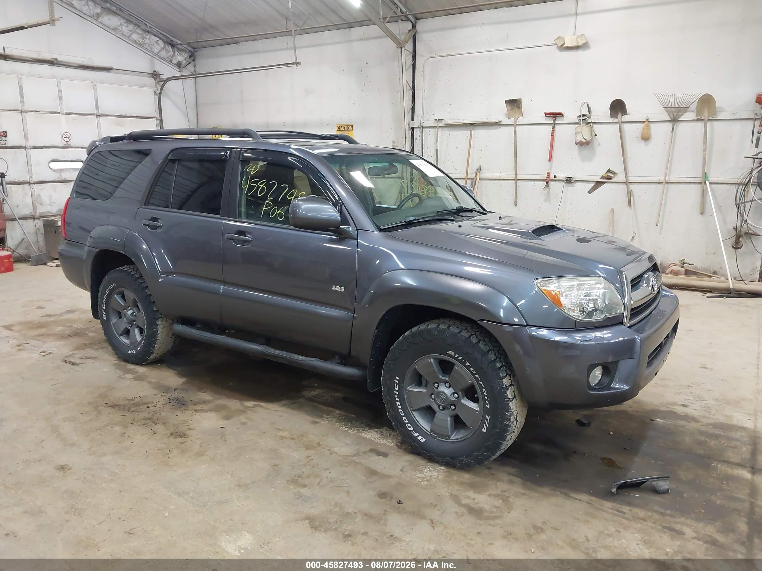 2006 Toyota 4Runner SR5, VIN JTEBT14R168035179 — Град